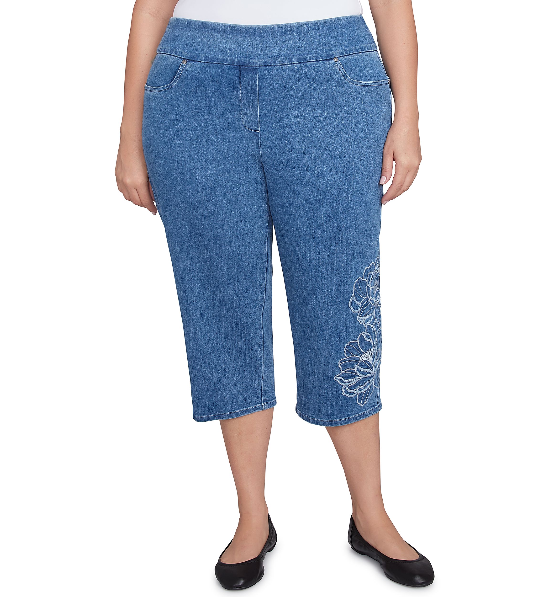 Plus Size Free Spirit Floral Appliqué Capri Pants