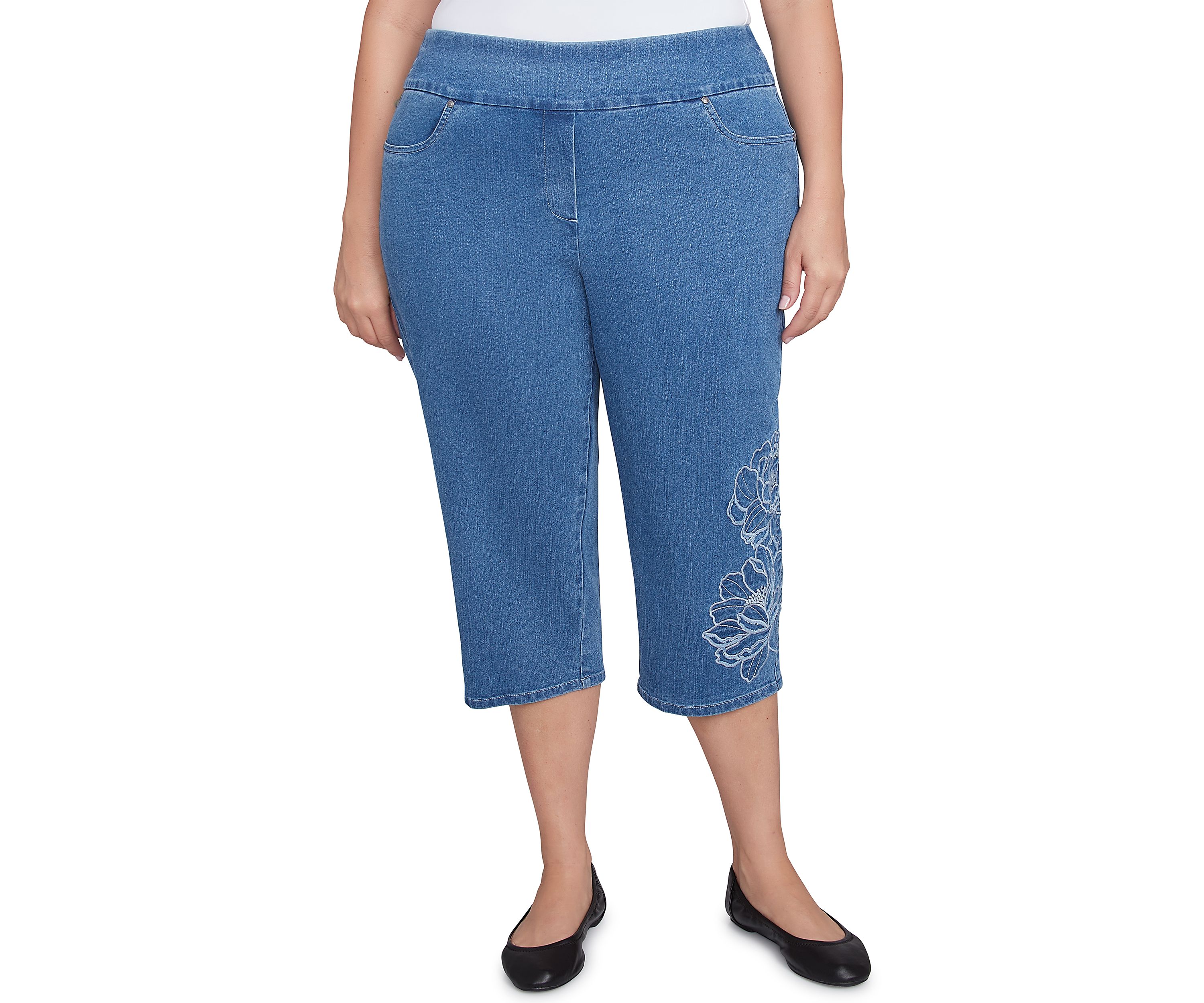 Plus Size Free Spirit Floral Appliqué Capri Pants