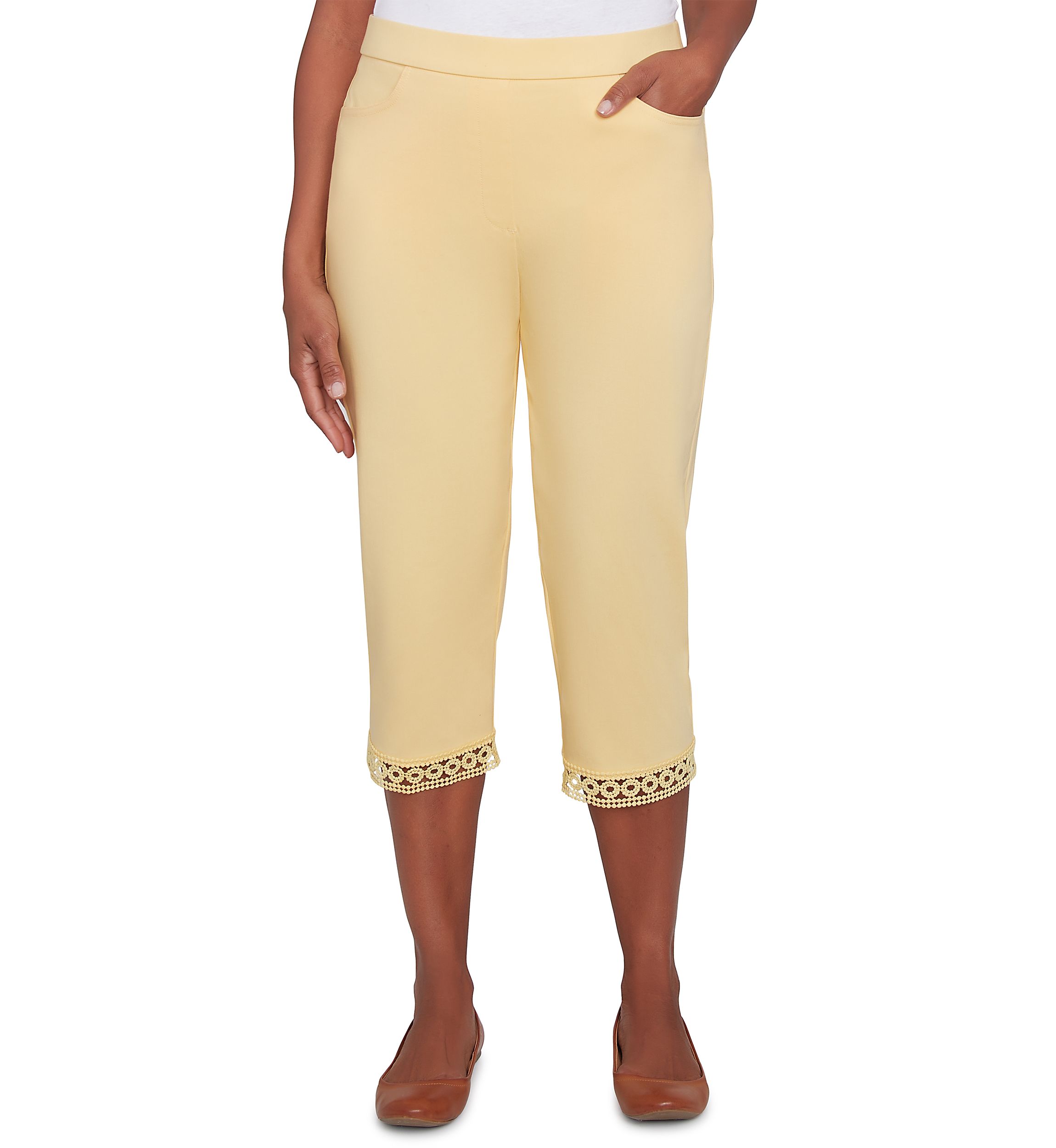 Petite Dress Code Capri Pants