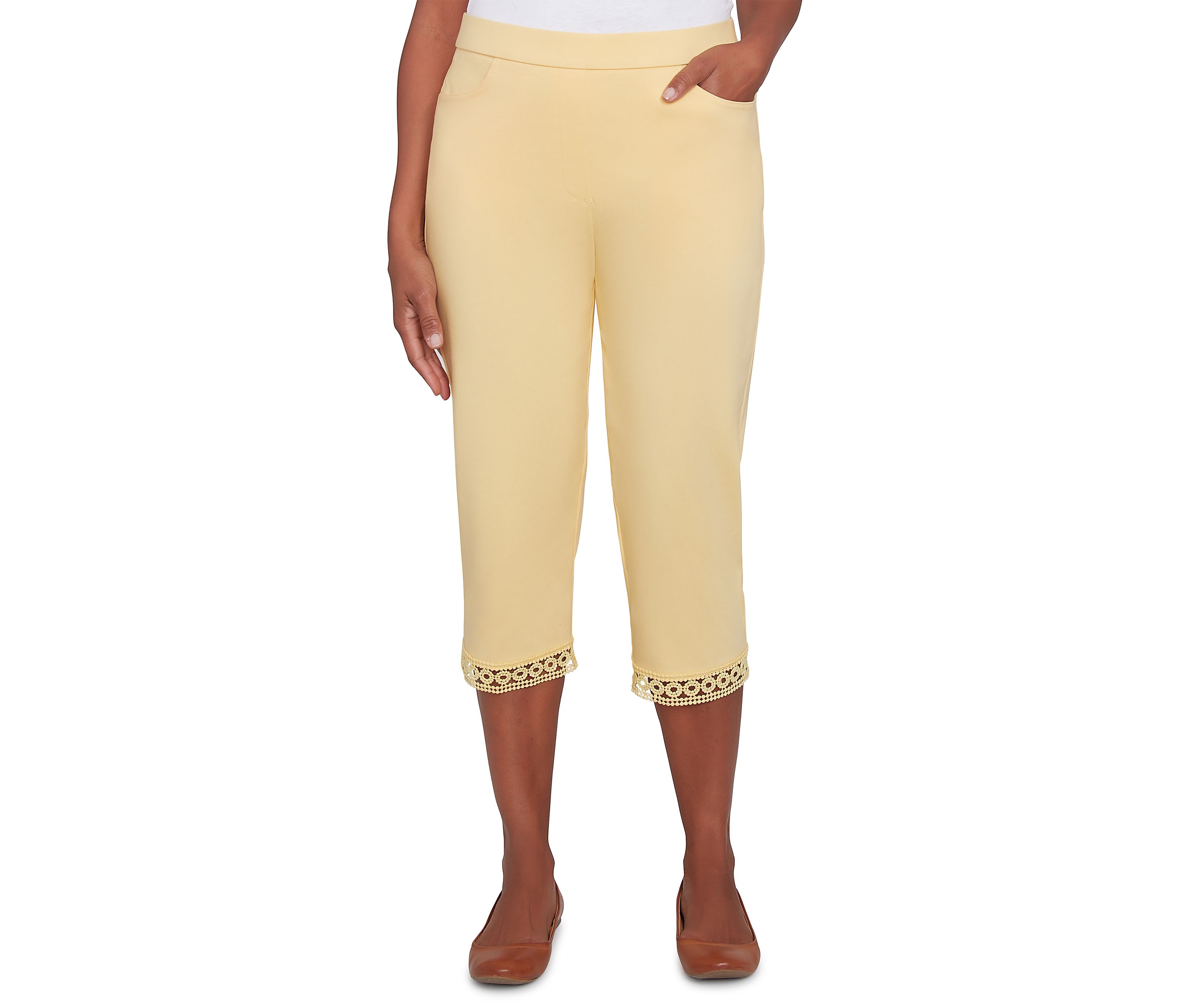 Petite Dress Code Capri Pants
