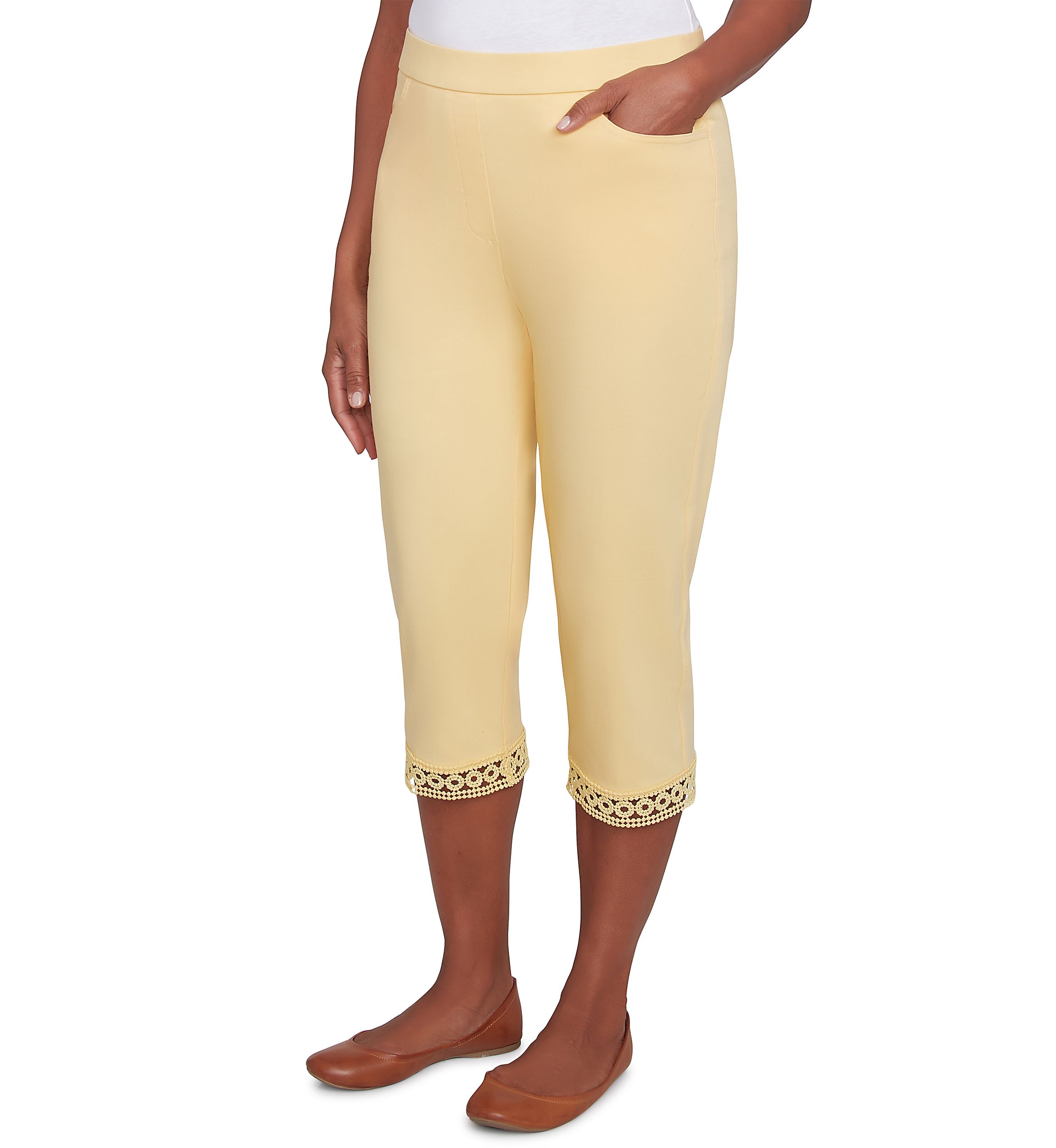 Petite Dress Code Capri Pants