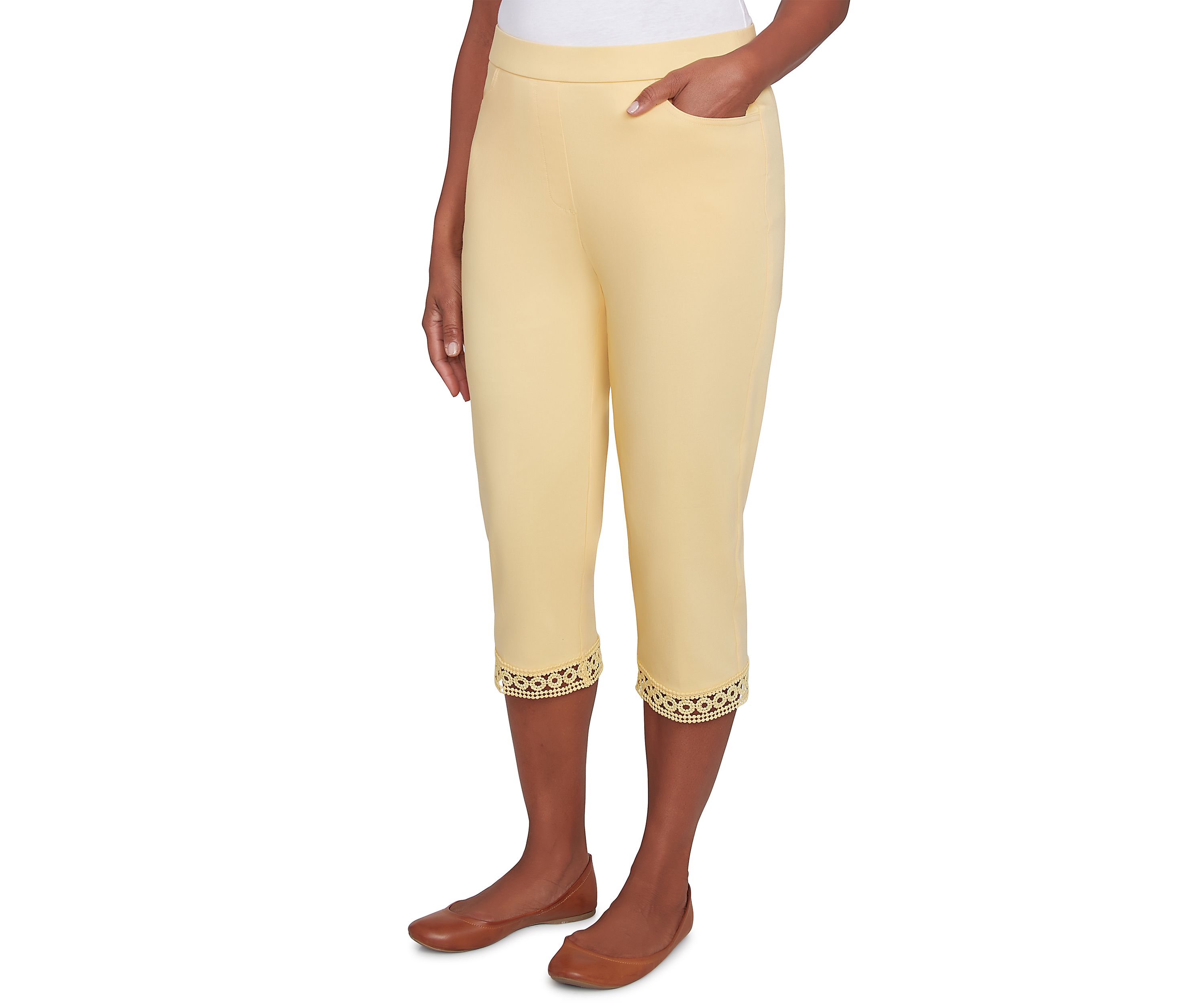 Petite Dress Code Capri Pants