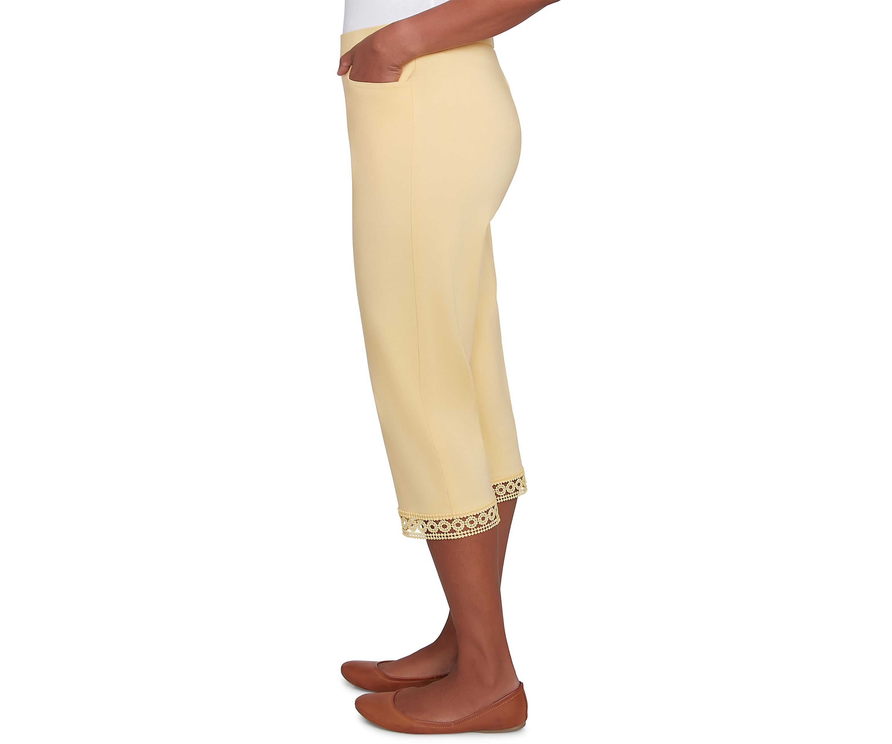 Petite Dress Code Capri Pants