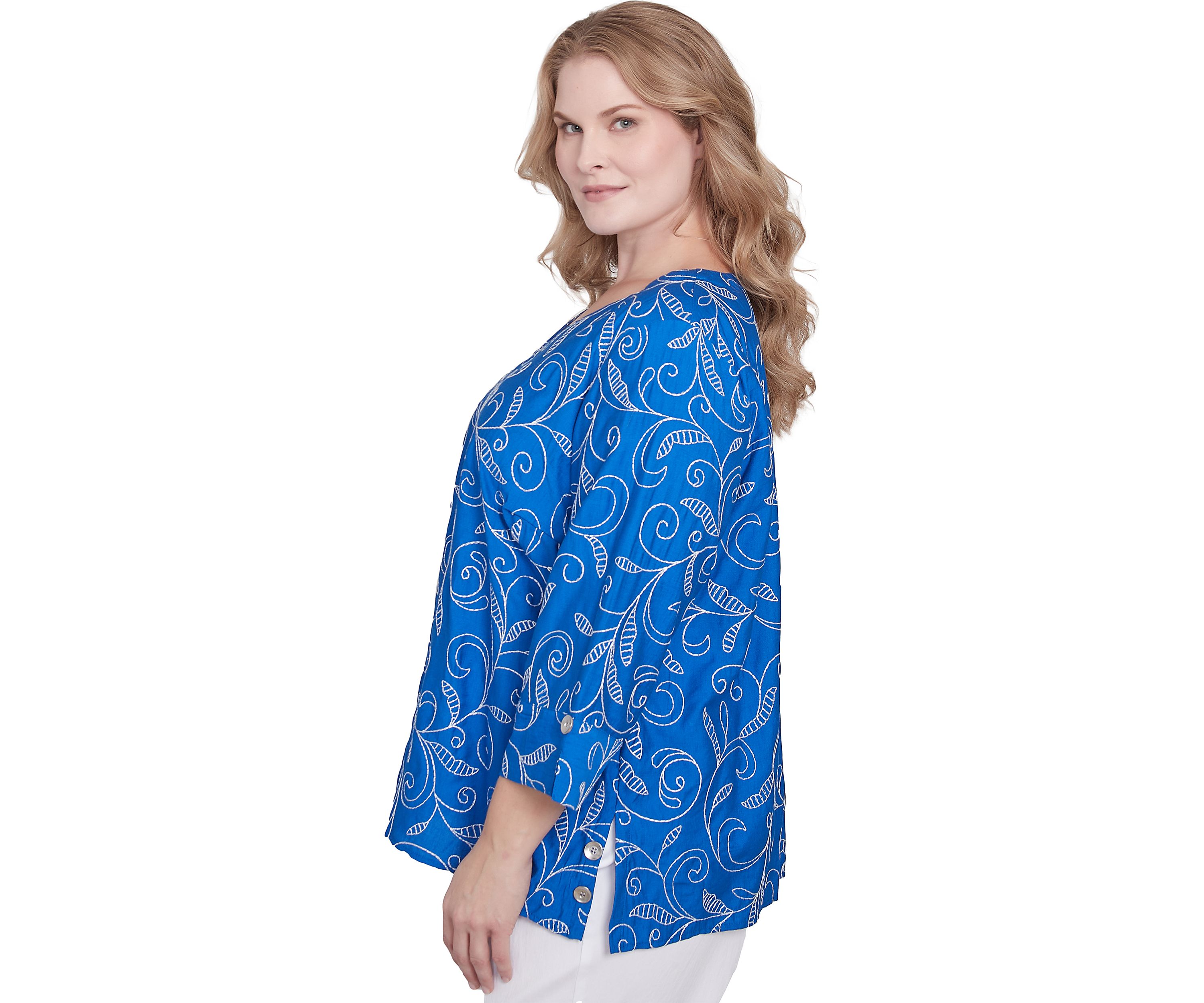 Plus Size Parrot Cay Scroll Embroidery Top