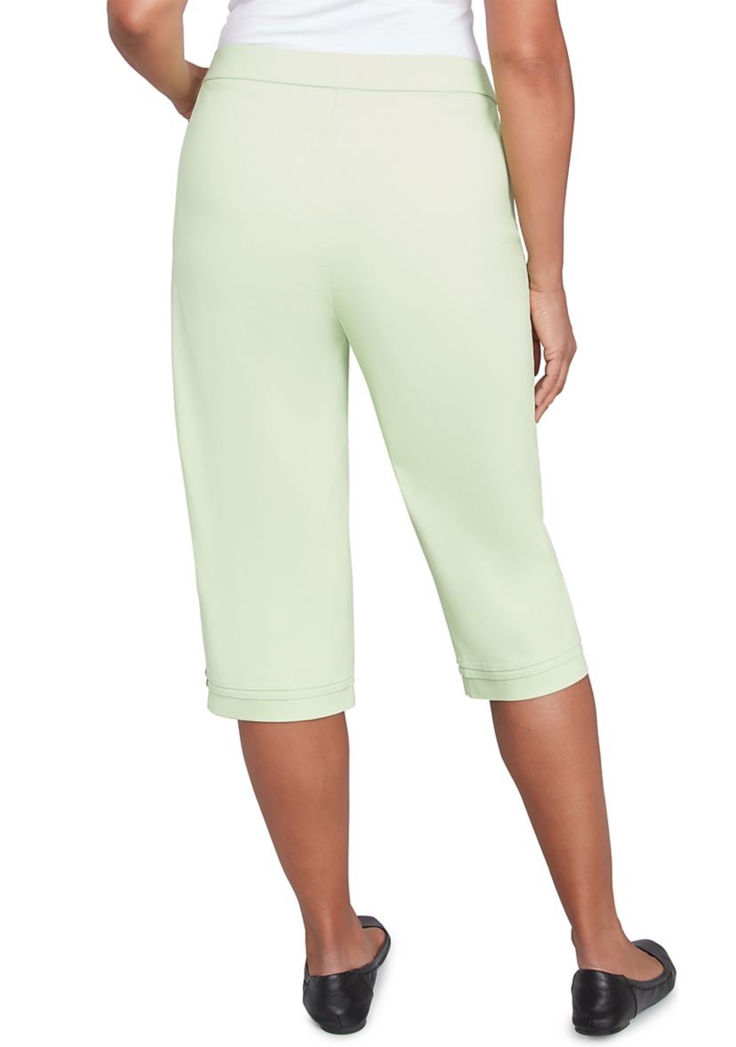 Petite Parrot Cay Novelty Cuff Capri Pants with Tummy Control