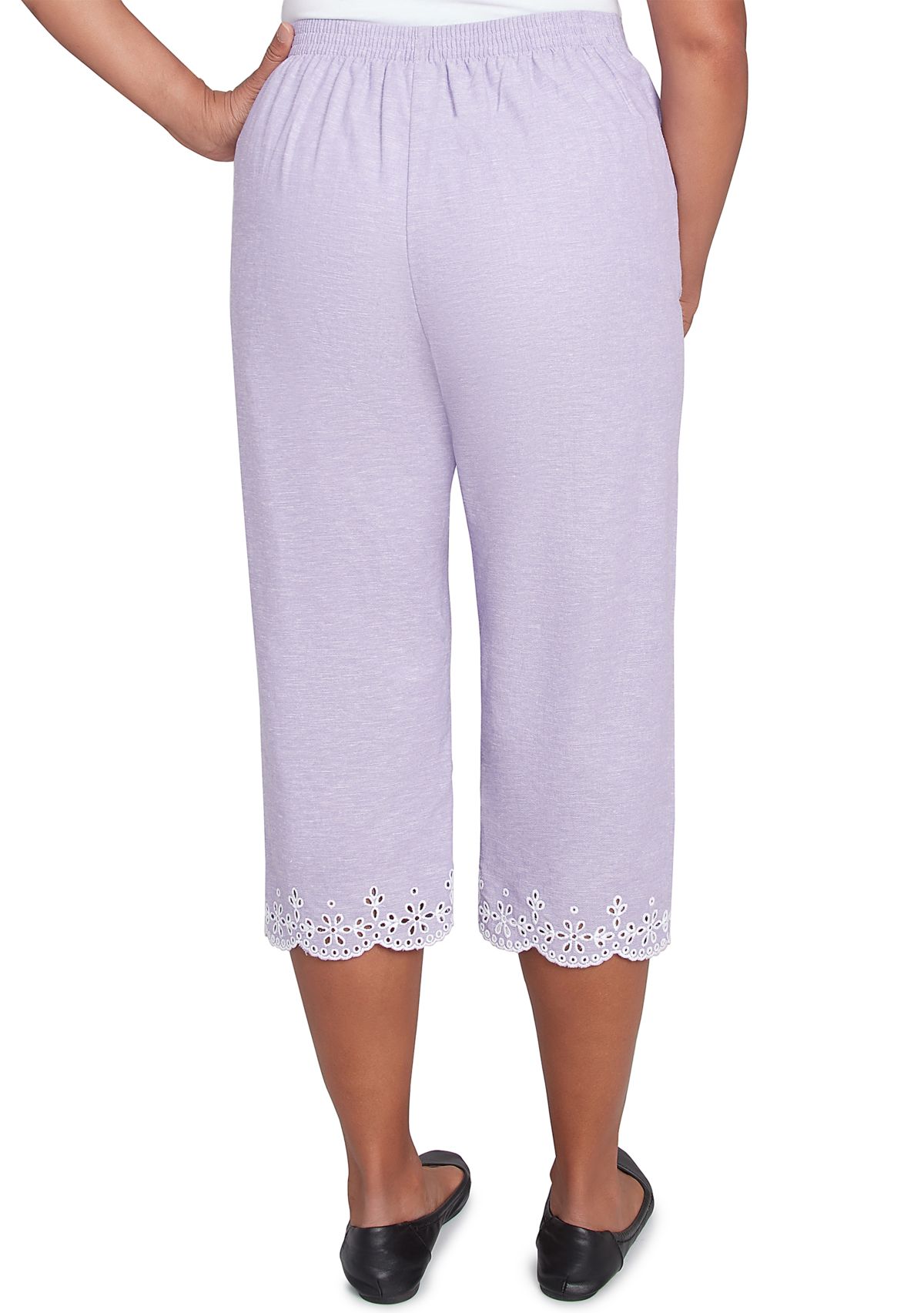 Womens Crystal Springs Eyelet Embroidered Capri Pants