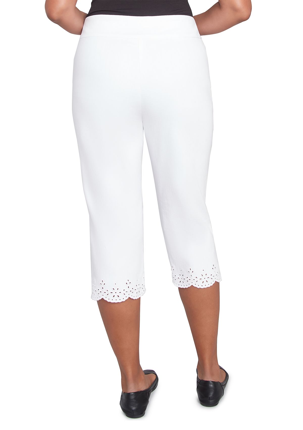 Womens  Crystal Springs Eyelet Cuff Capri Pants