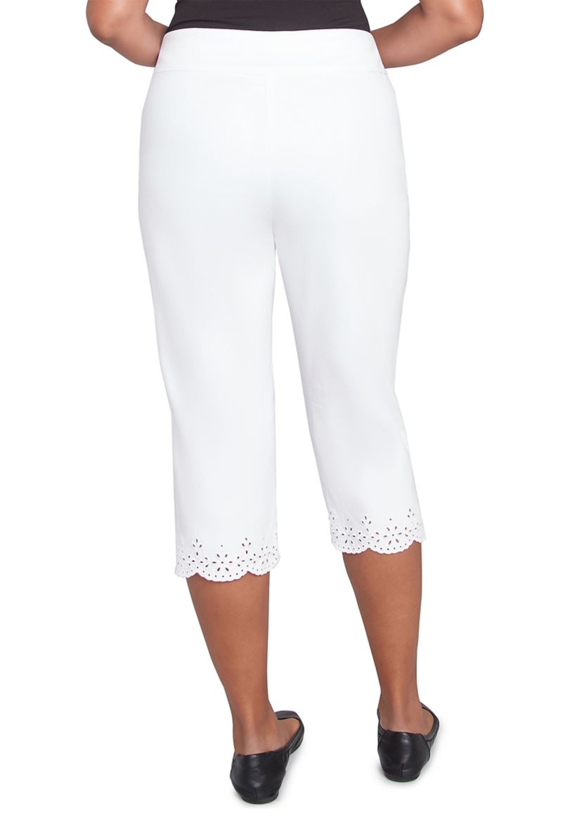 Womens  Crystal Springs Eyelet Cuff Capri Pants