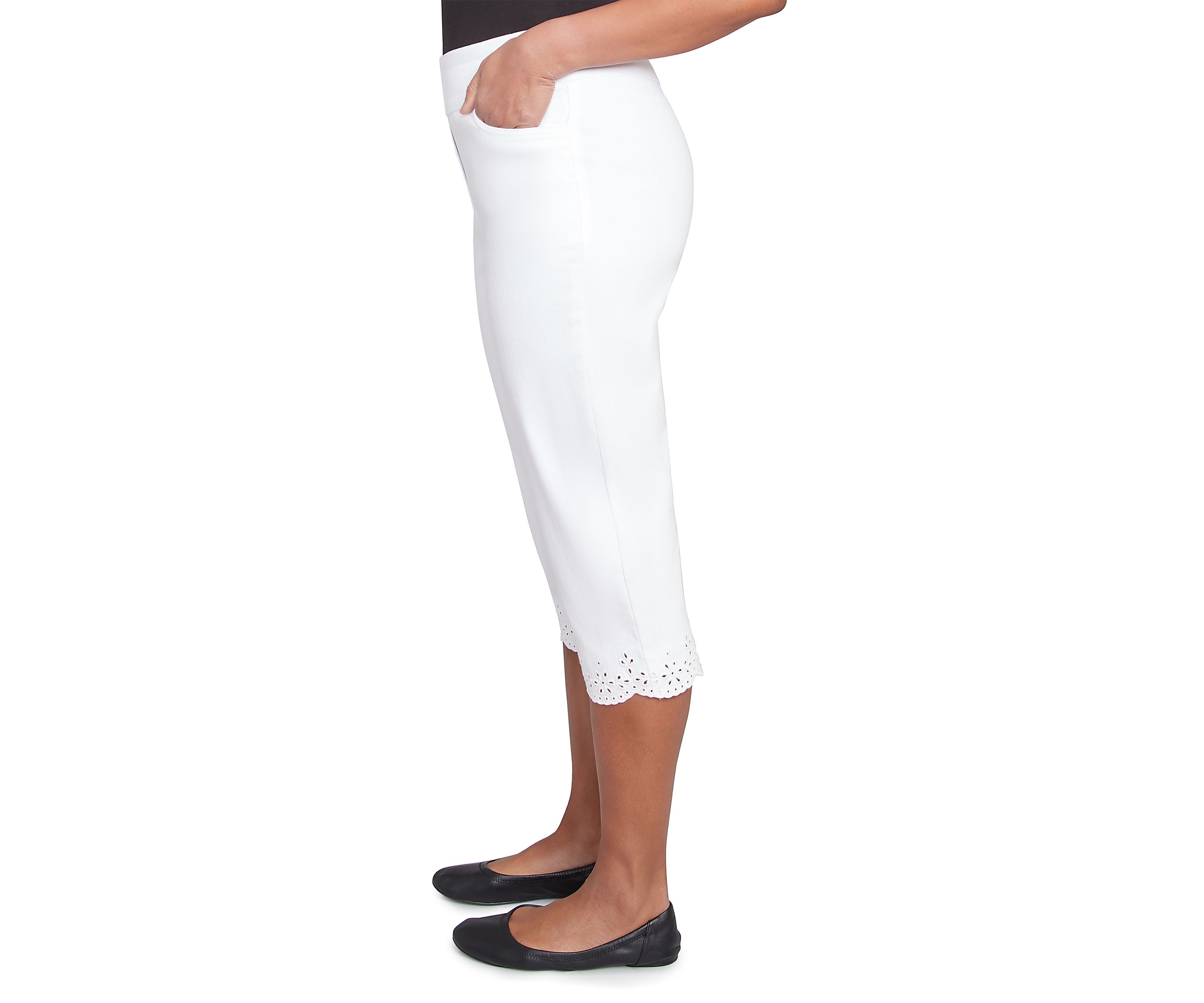 Womens  Crystal Springs Eyelet Cuff Capri Pants