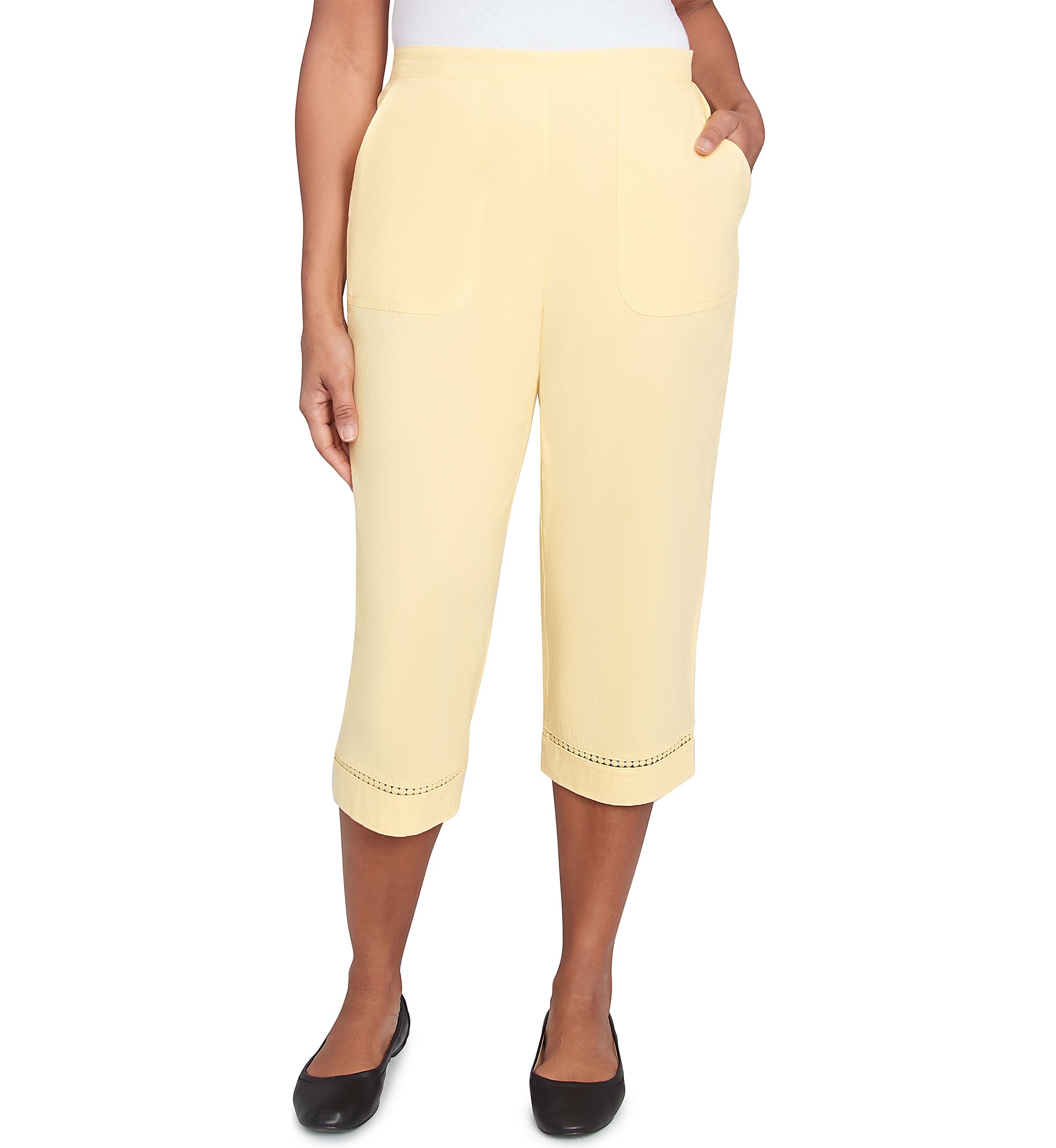 Petite Rise & Shine Dot Lace Trim Capri Pants