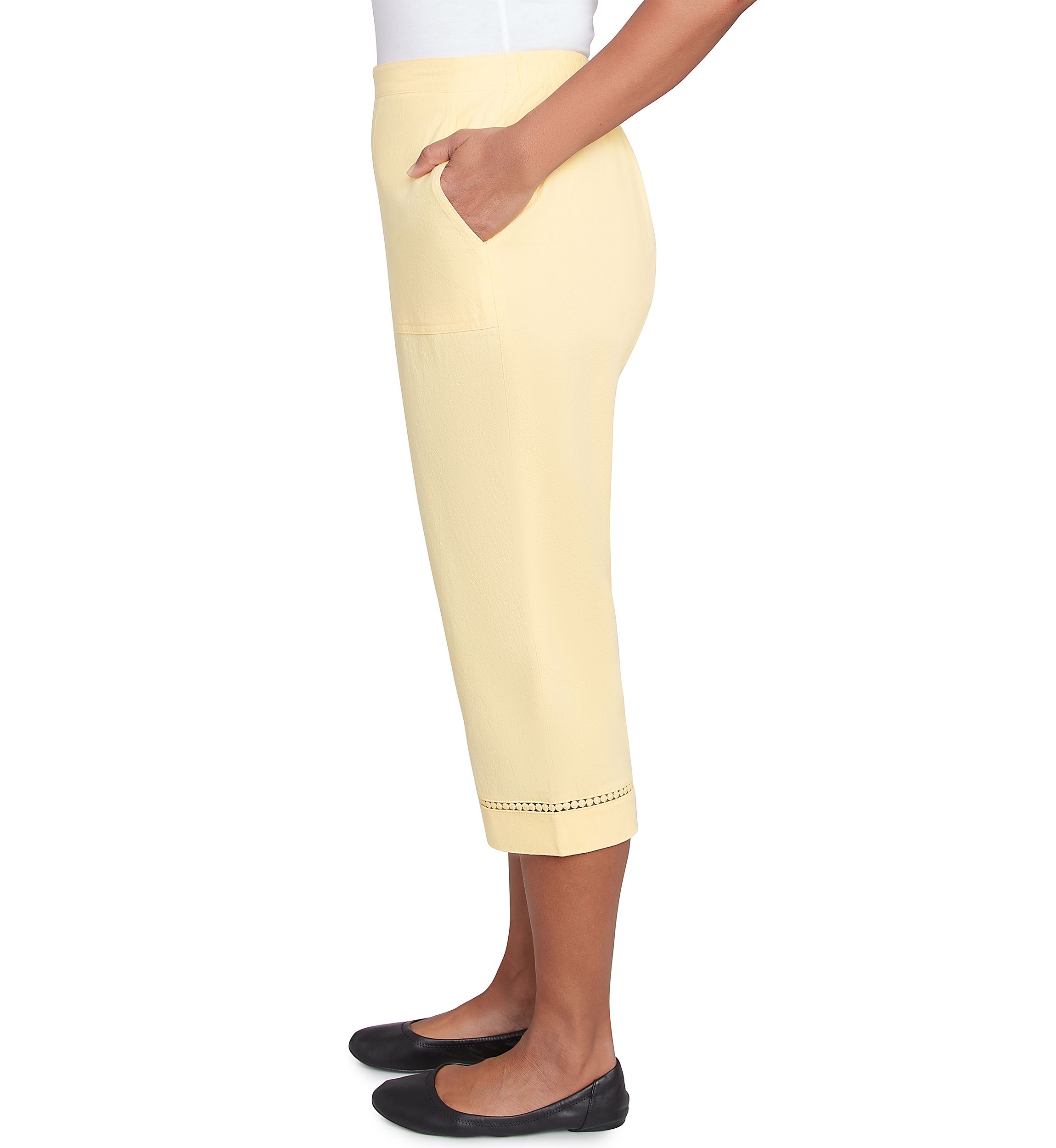 Petite Rise & Shine Dot Lace Trim Capri Pants