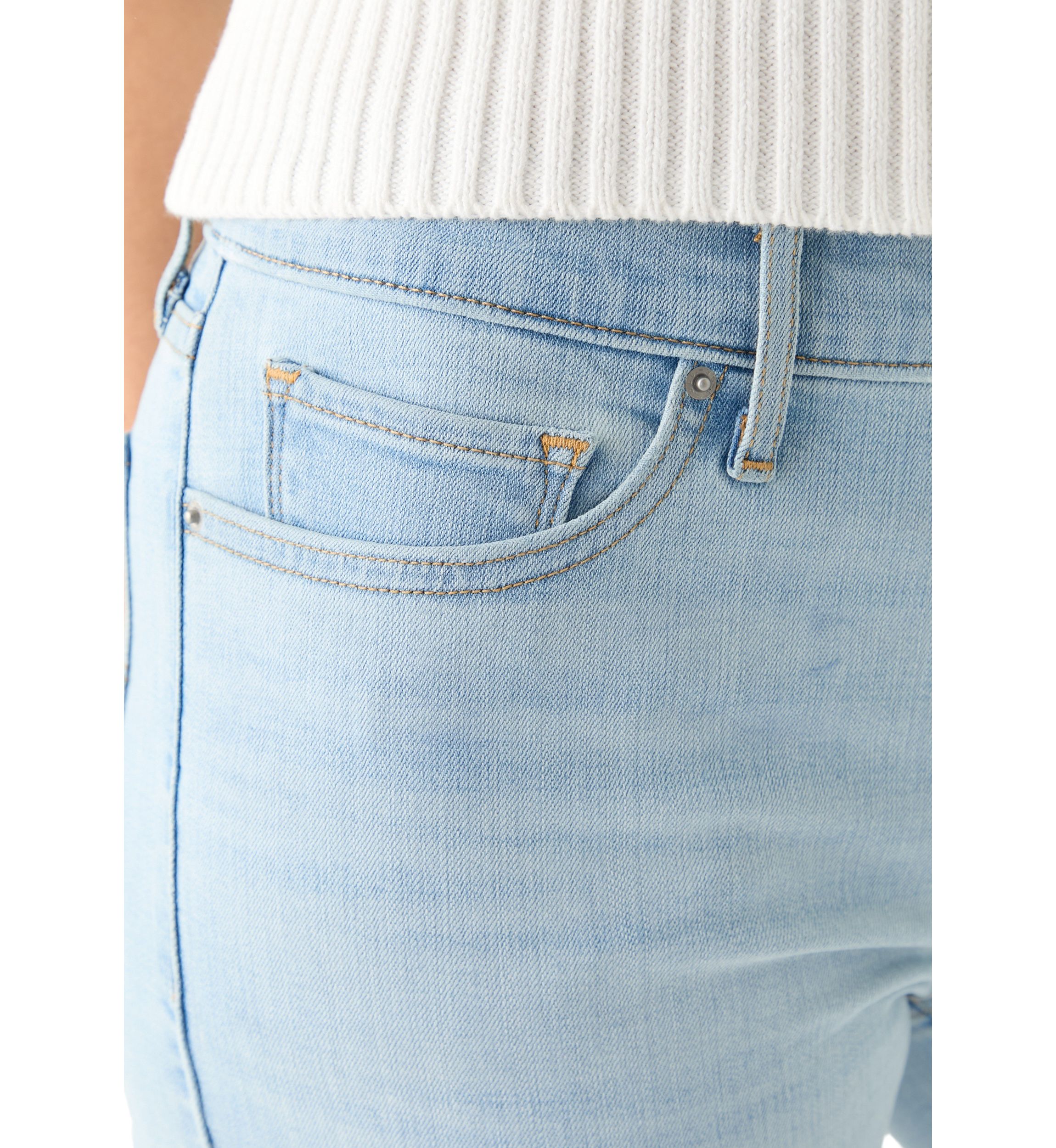 Womens Shaping Skinny Capri Jeans