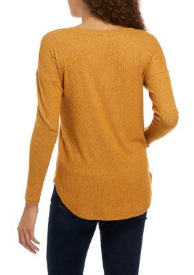 Juniors' Long Sleeve Ribbed Hacci V-Neck Shirt