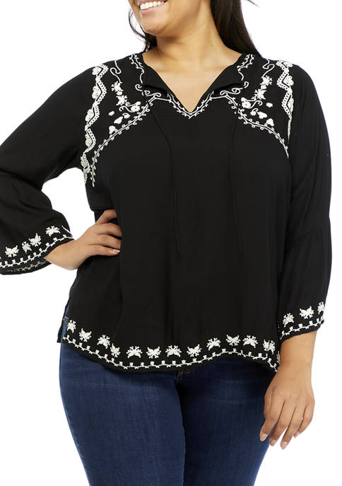Plu Size Embroidered Side-Slit Tunic Top