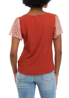 Juniors' Flutter Sleeve Top