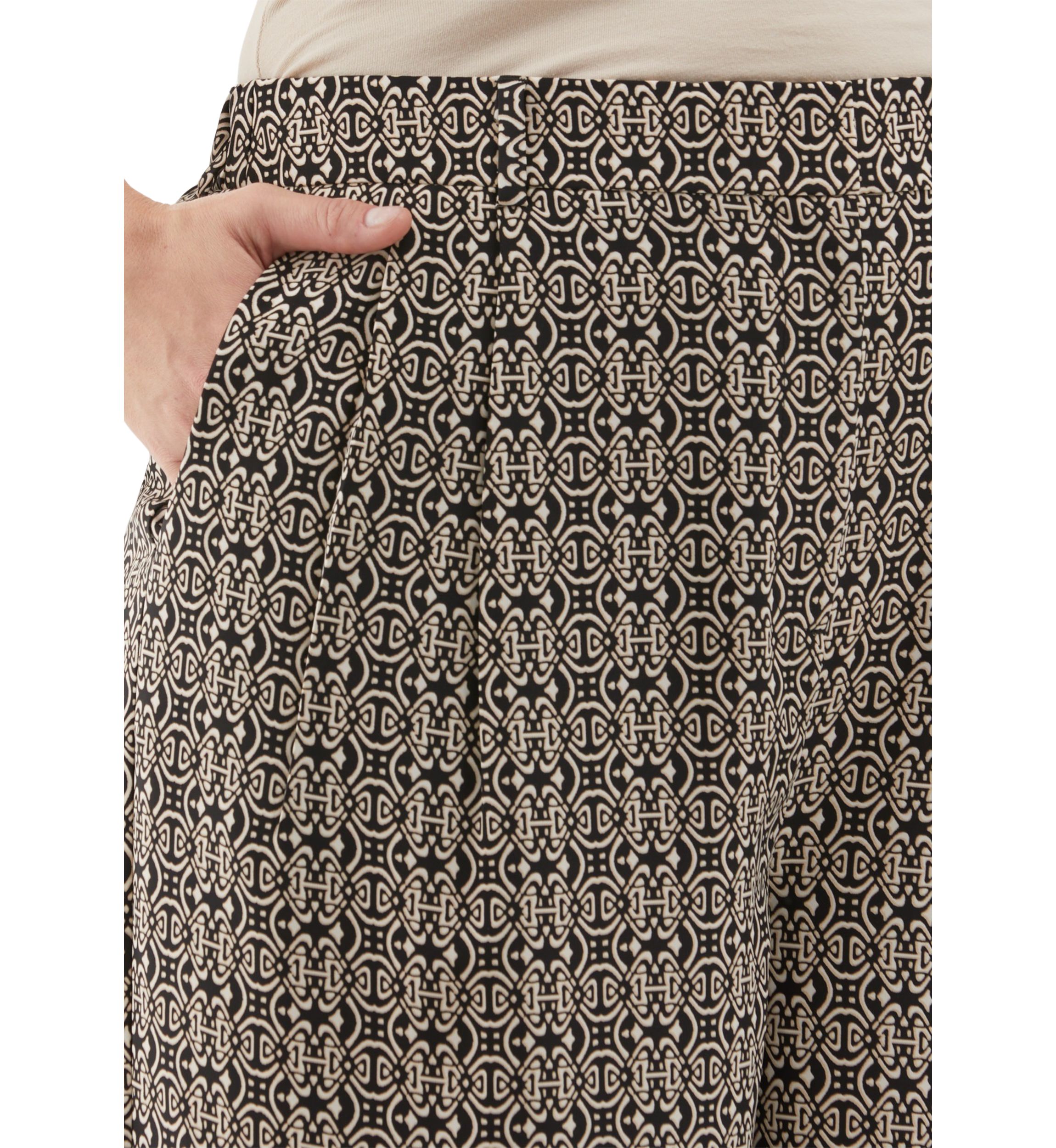 Plus Size Medallion Print Wide Leg Crop Pants