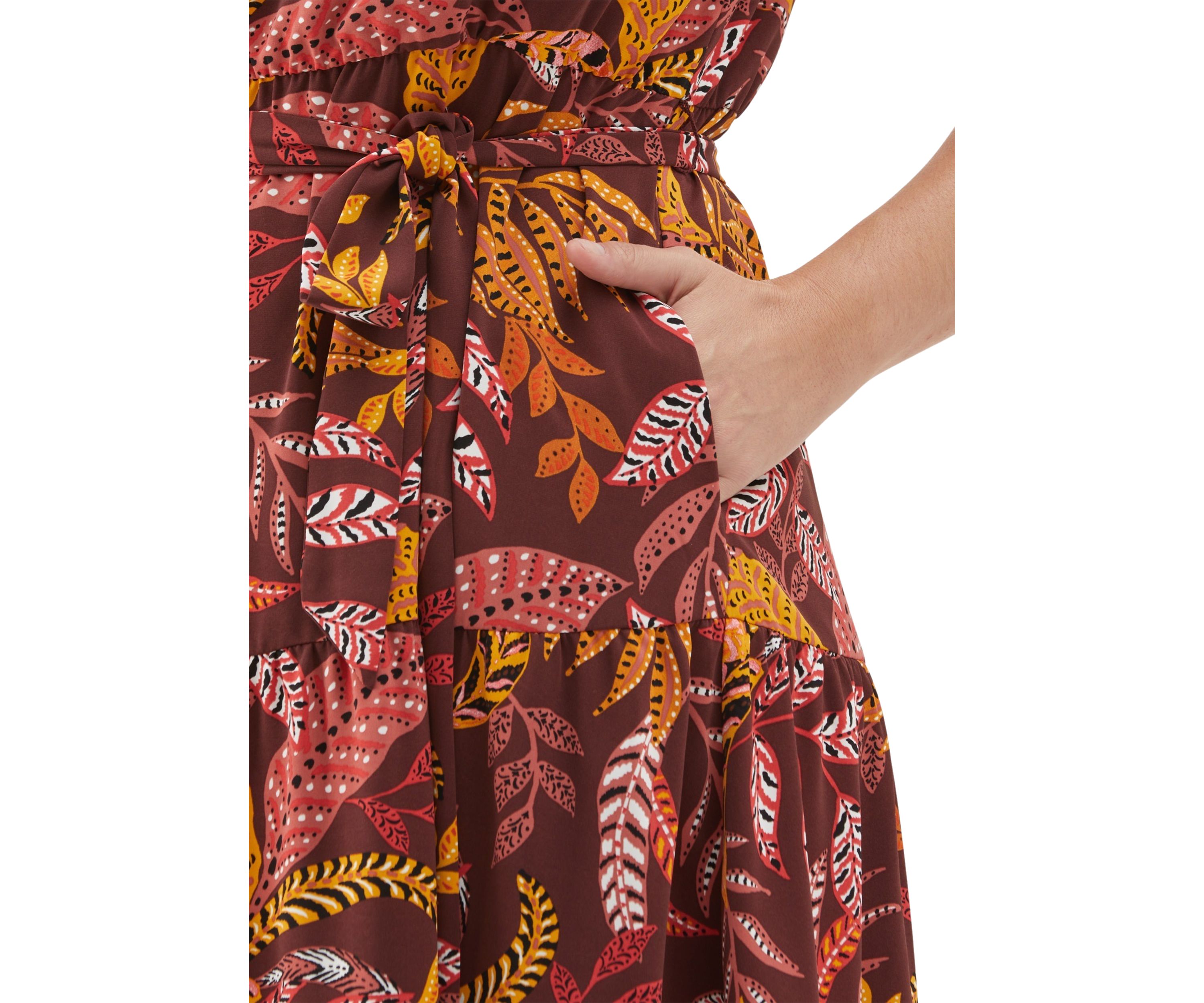 Plus Size Leaf Printed Belted Sleeveless Dress