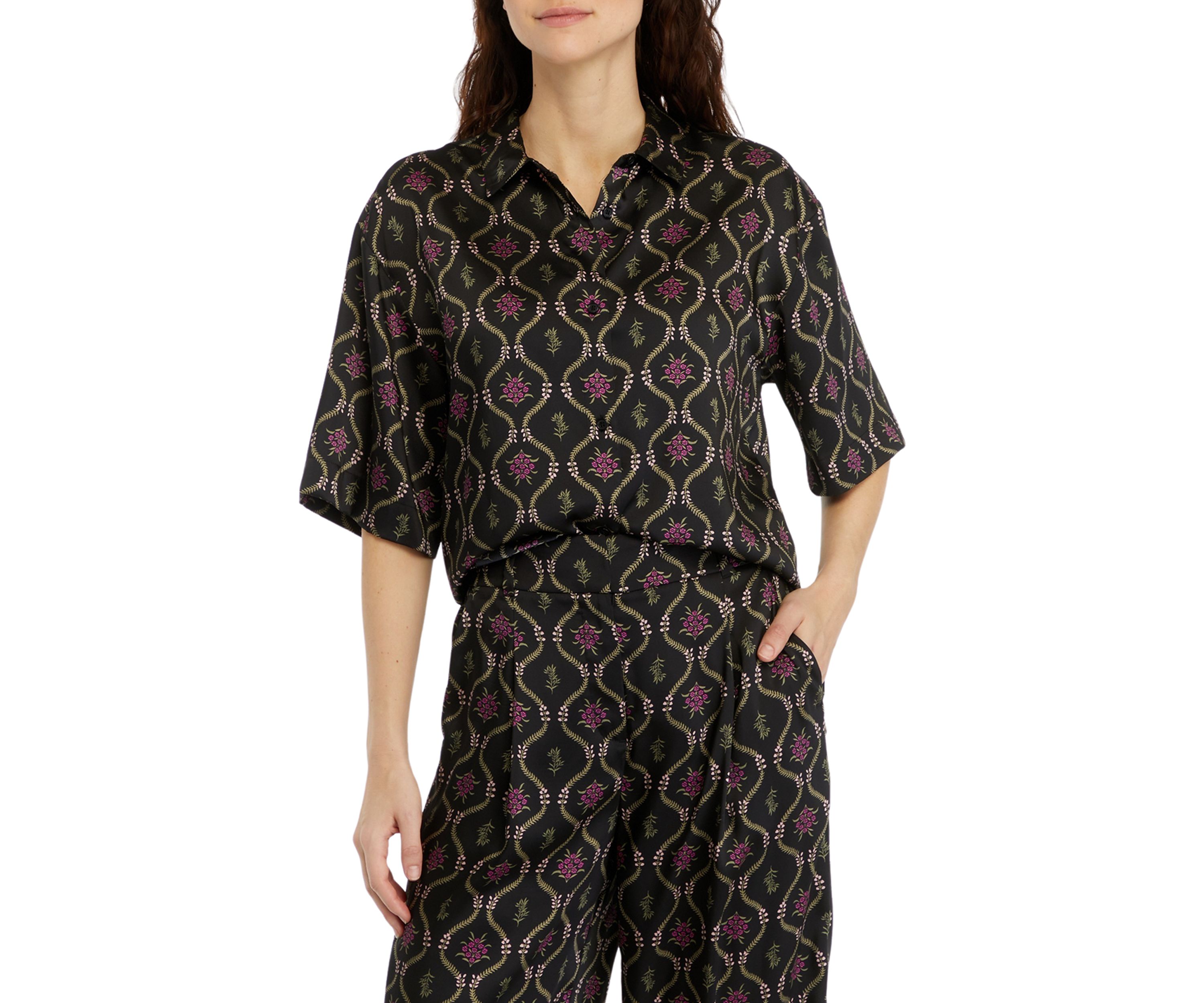 Womens Trellis Printed Relaxed Short Sleeve Button Down Shirt