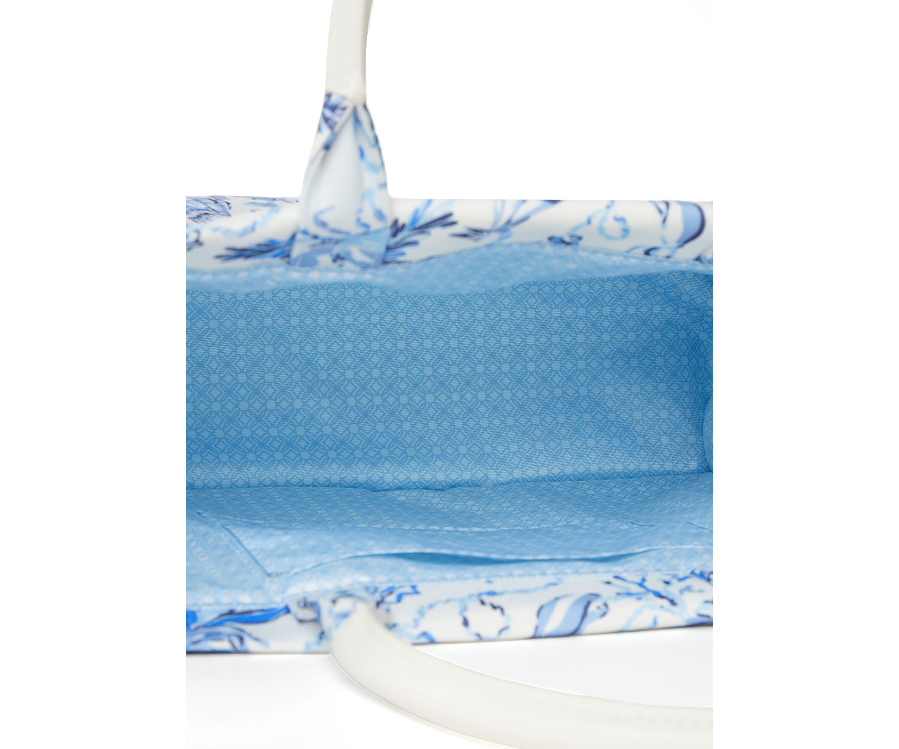 Adair Tote with Barefoot Beachcombers 