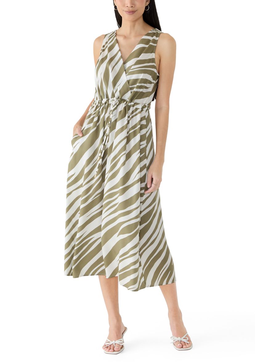 tommy bahama silk dress Size 14 Midi Maxi Sleeveless Blue Hawaiian Tropical EUC Mini dresses Show off your casually elegant aesthetic with a a silk shift dress offered in a vacation Tommy Bahama Women's Sleeveless Coastal