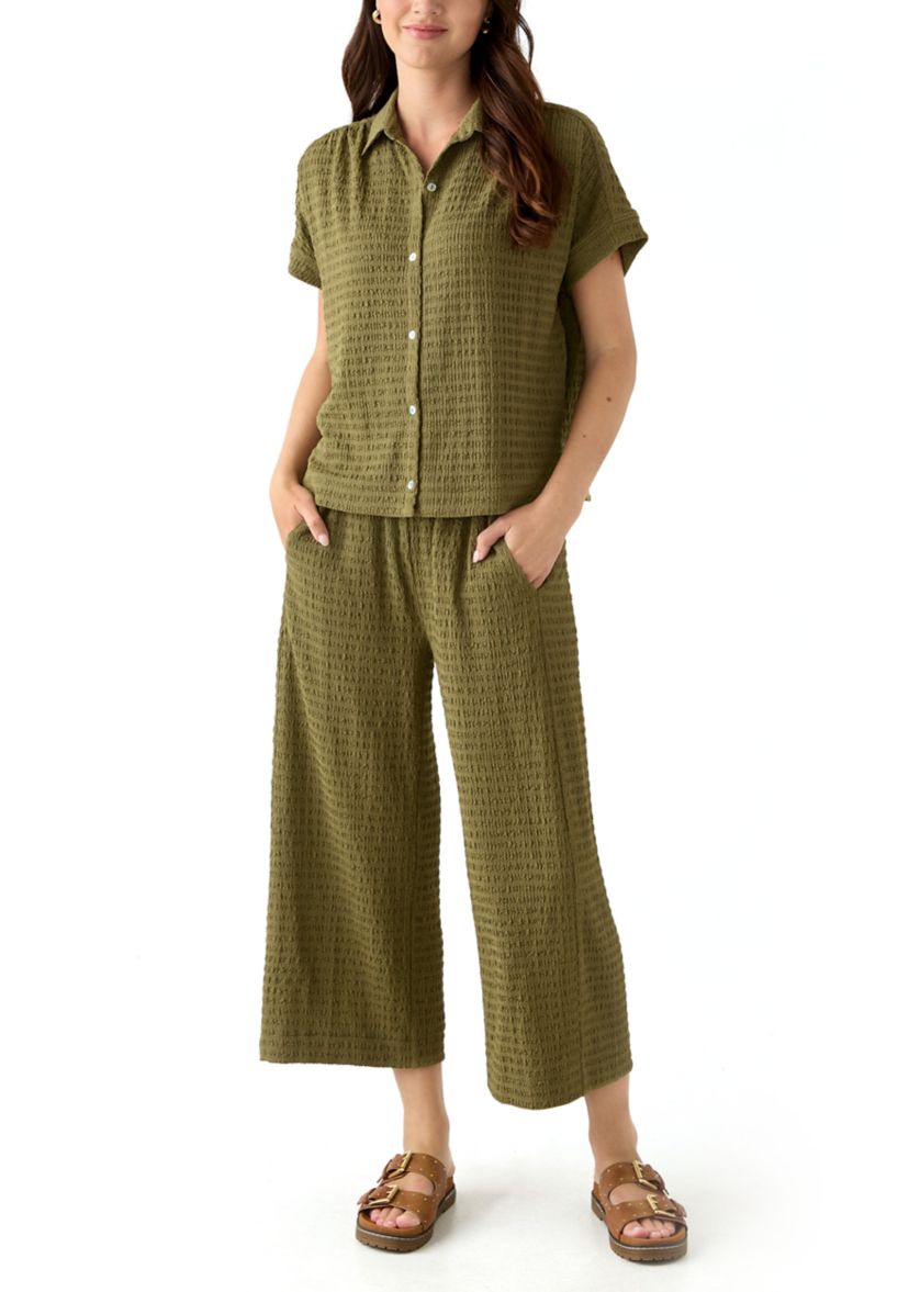 Womens Short Sleeve Textured Camp Shirt