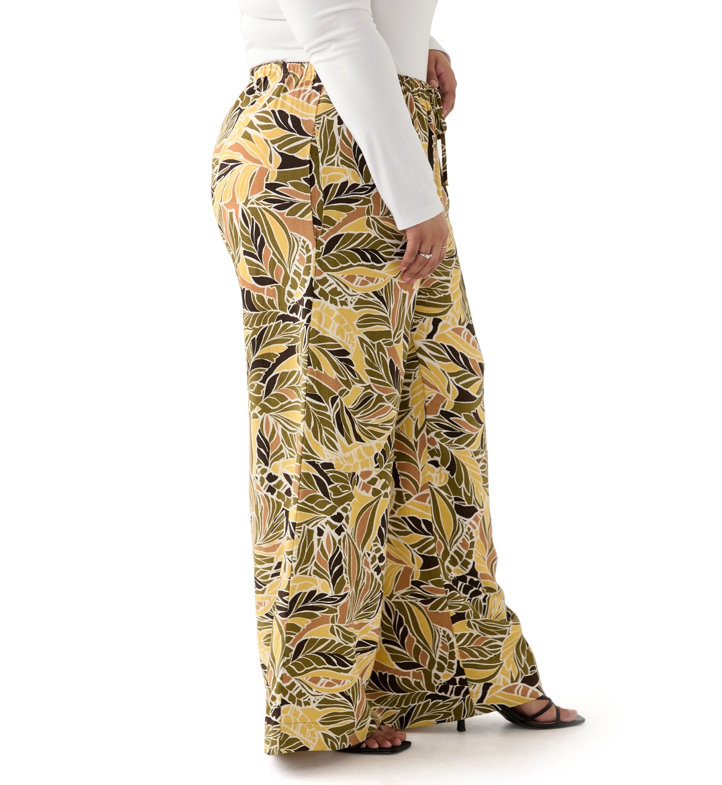 Womens Plus Pull On Printed Pants