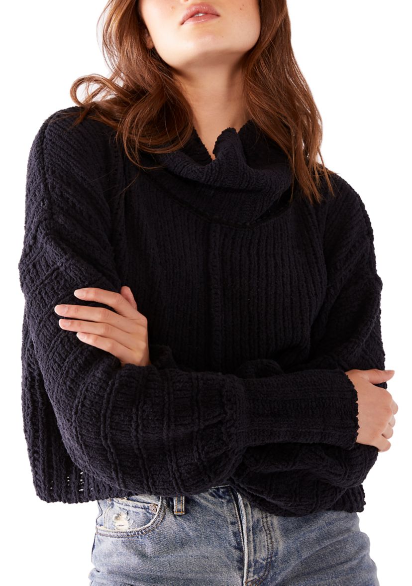 Be Yours Pullover