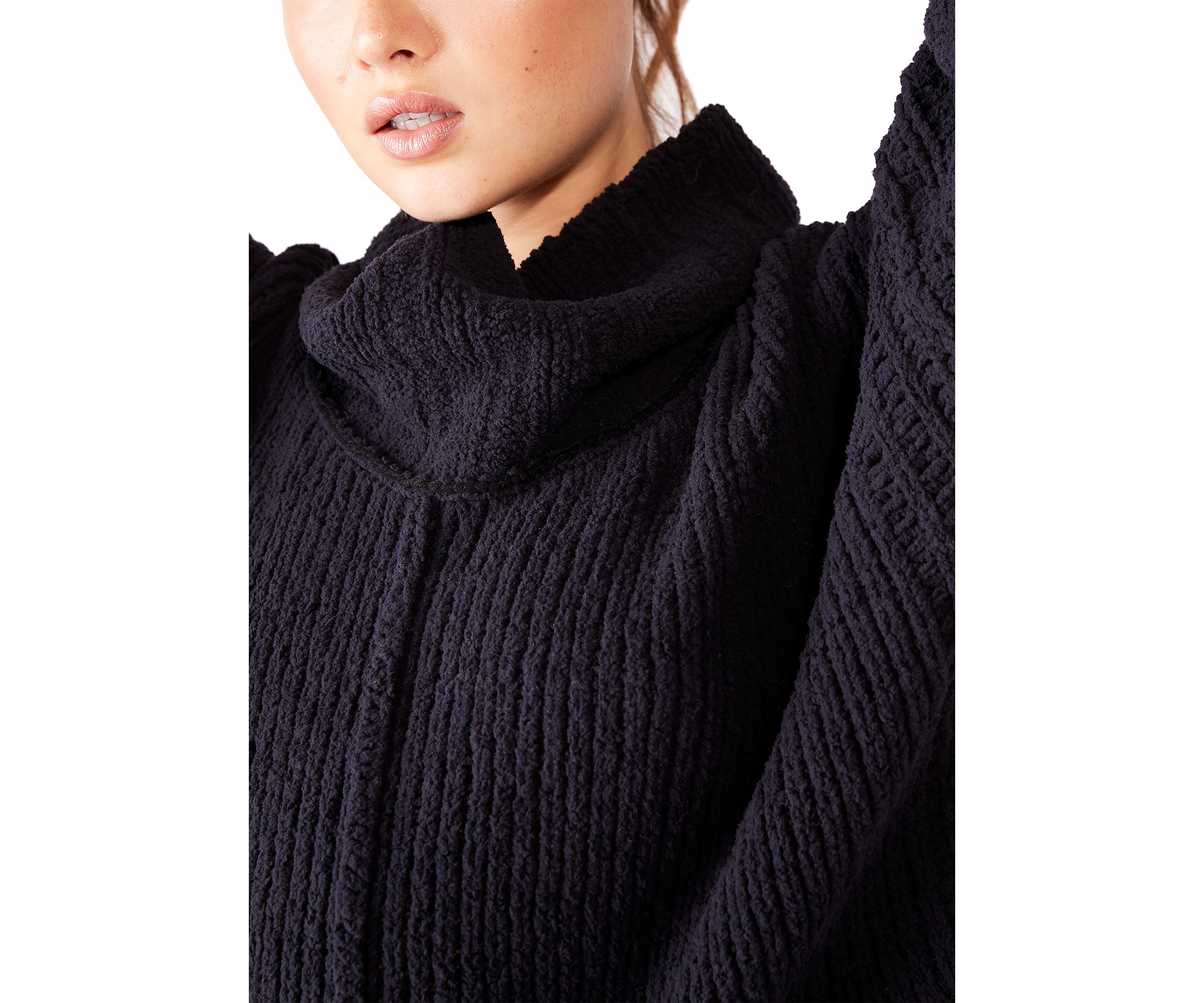 Be Yours Pullover