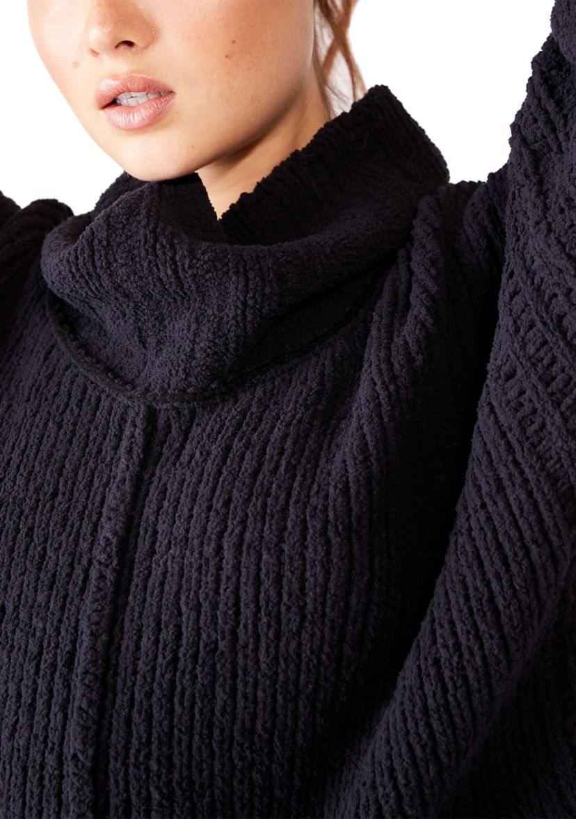 Be Yours Pullover