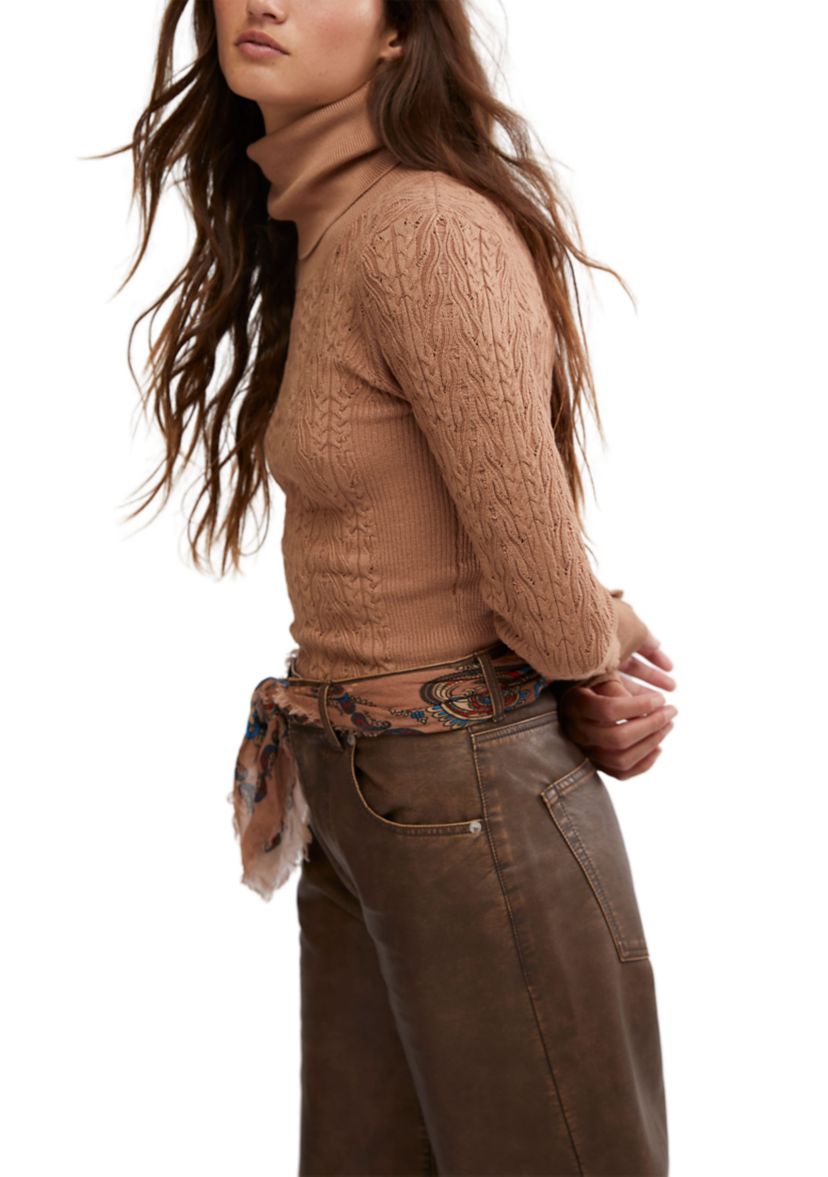 Maddie Turtleneck