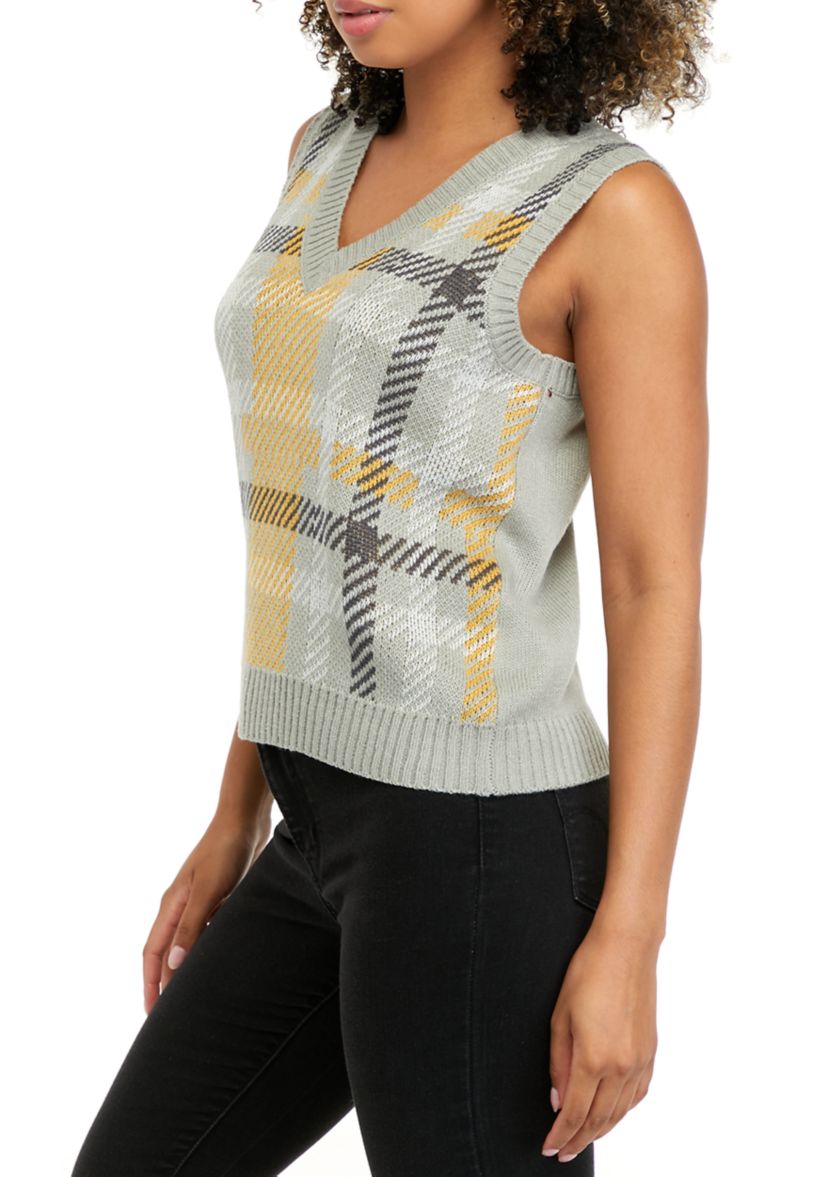 Juniors Sleeveless Plaid Sweater Vest 