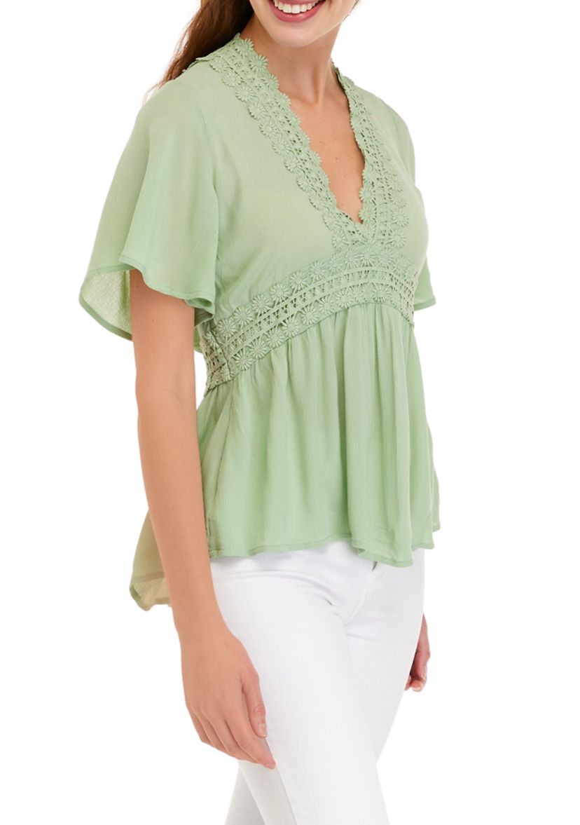 Juniors Short Sleeve V-Neck Tie Back Swing Top