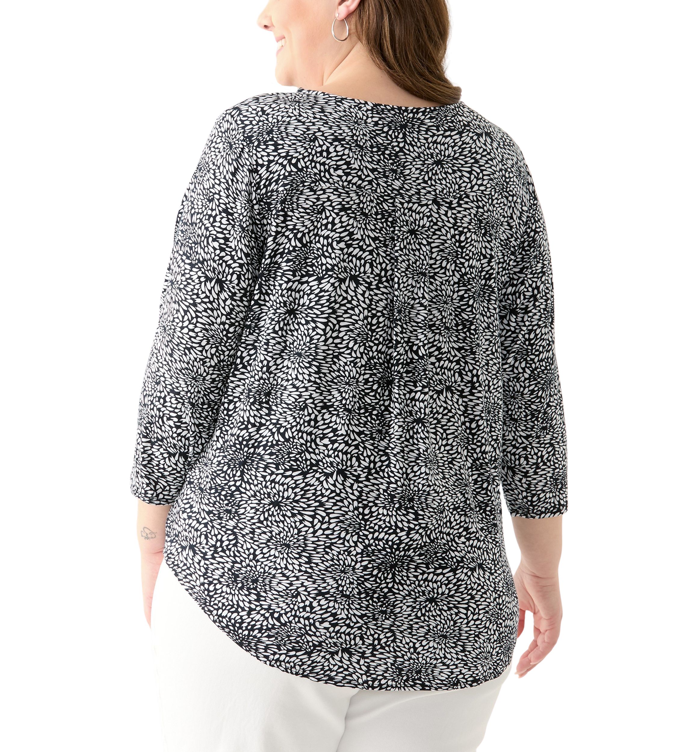 Plus Size 3/4 Sleeve Pleat Back Knit Top
