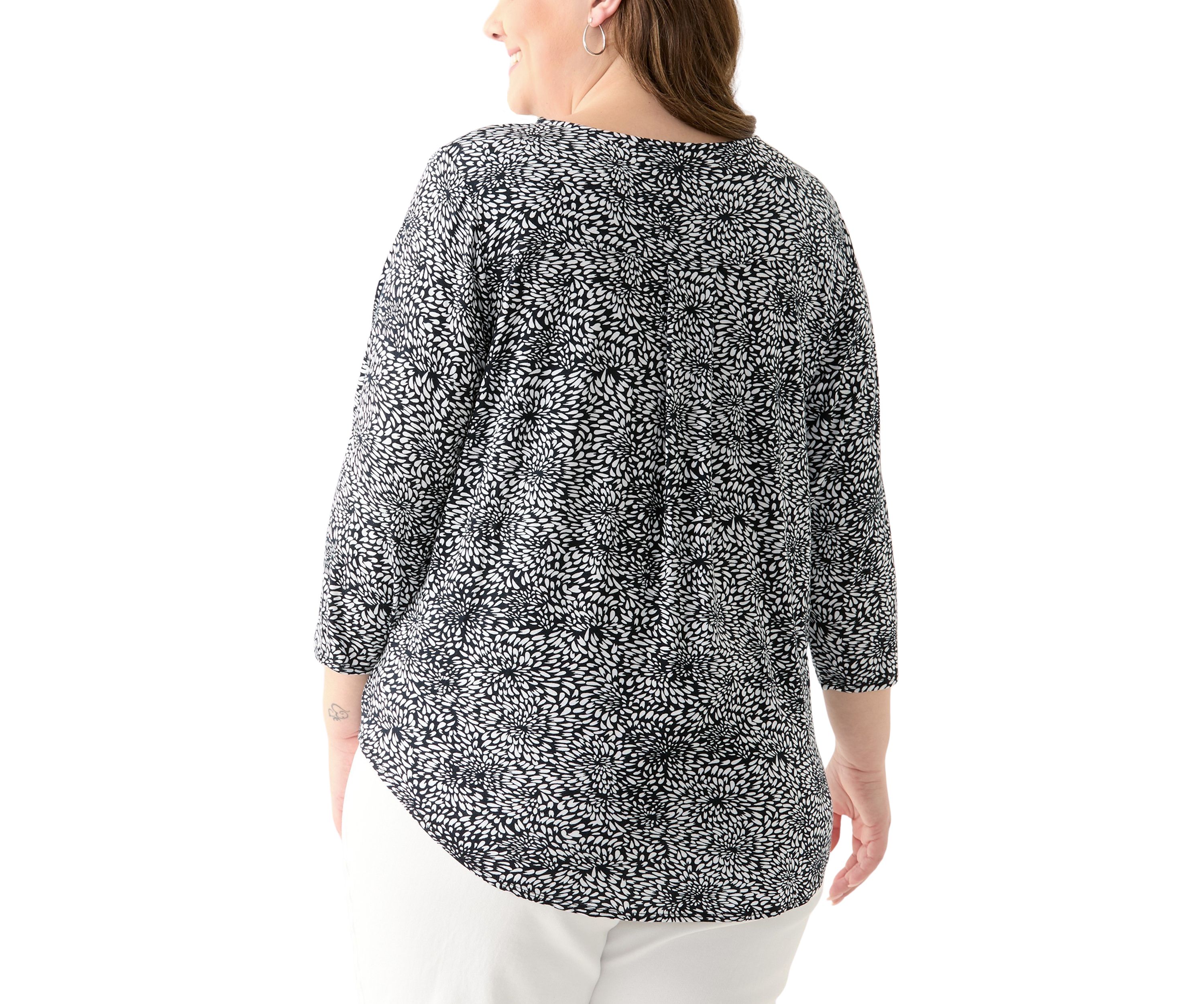 Plus Size 3/4 Sleeve Pleat Back Knit Top