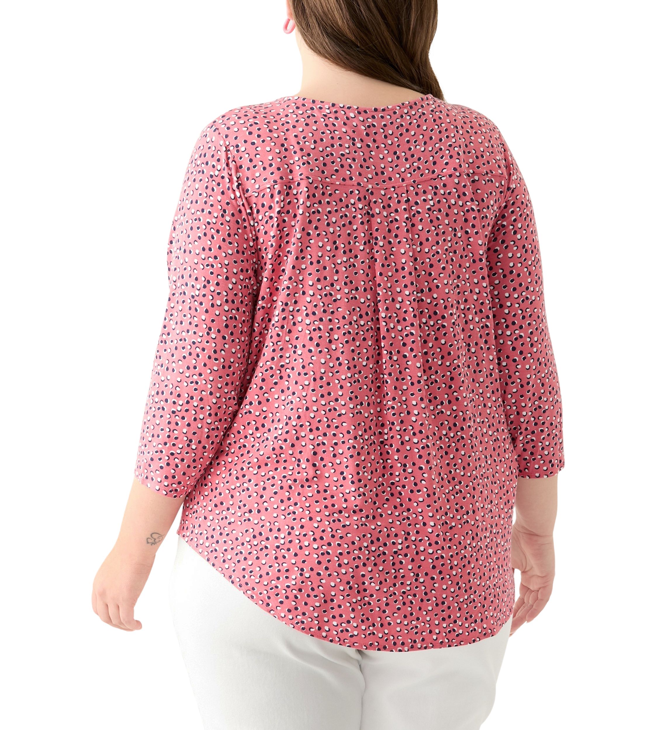 Plus Size 3/4 Sleeve Pleat Back Knit Top