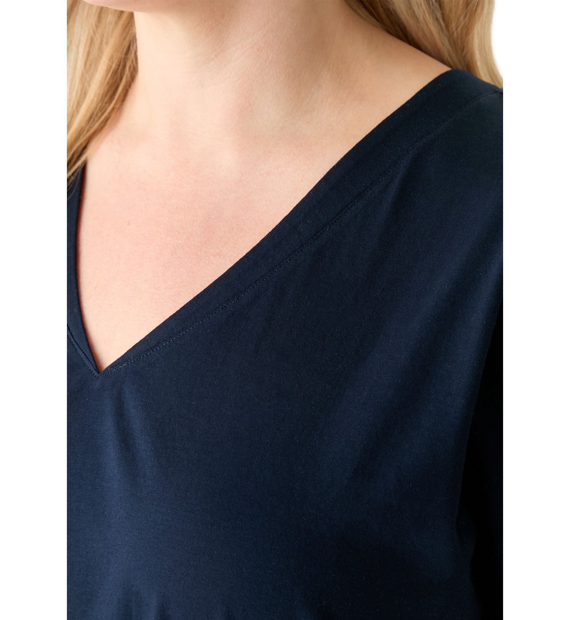 Plus Size Extended Shoulder V-Neck T-Shirt =