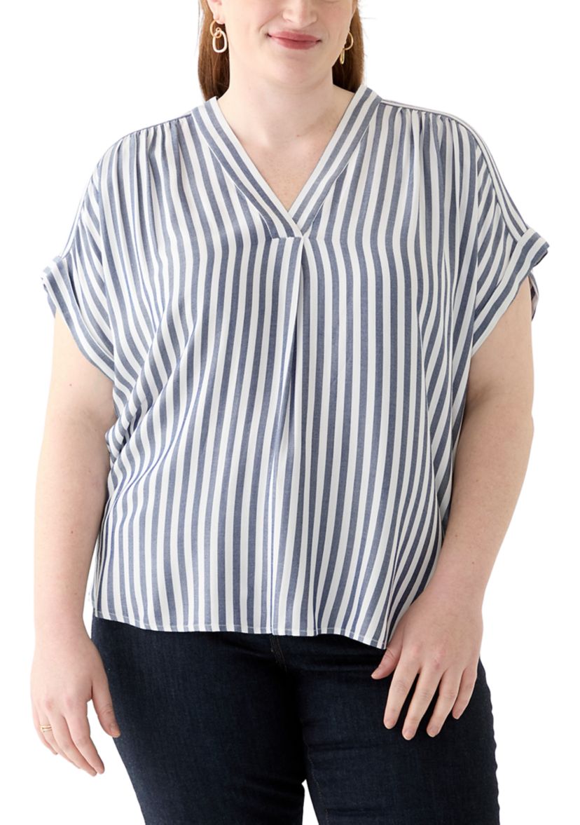 Plus Size Short Sleeve V-Neck Yarn Dyed Woven Blouse