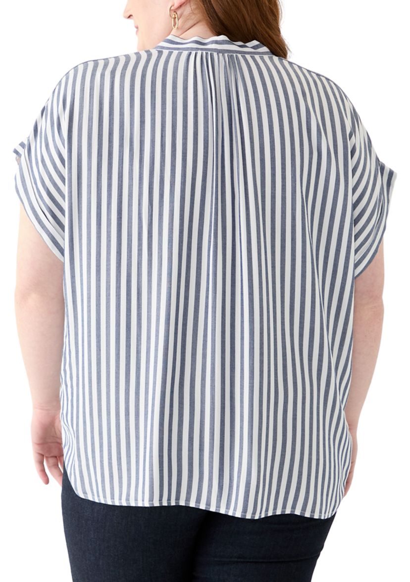 Plus Size Short Sleeve V-Neck Yarn Dyed Woven Blouse