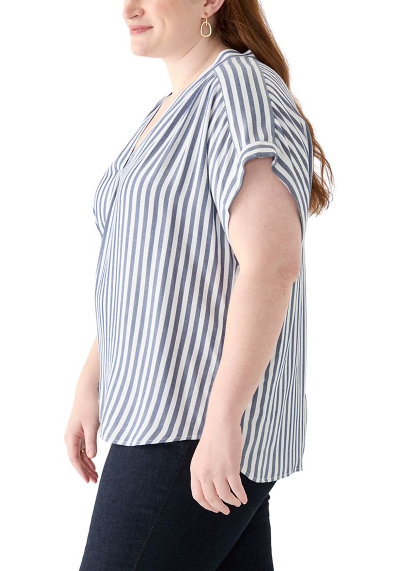 Plus Size Short Sleeve V-Neck Yarn Dyed Woven Blouse
