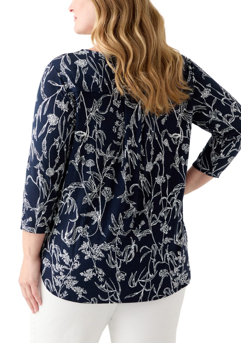 Plus Size Three-Quarter Sleeve Pleatback Tee
