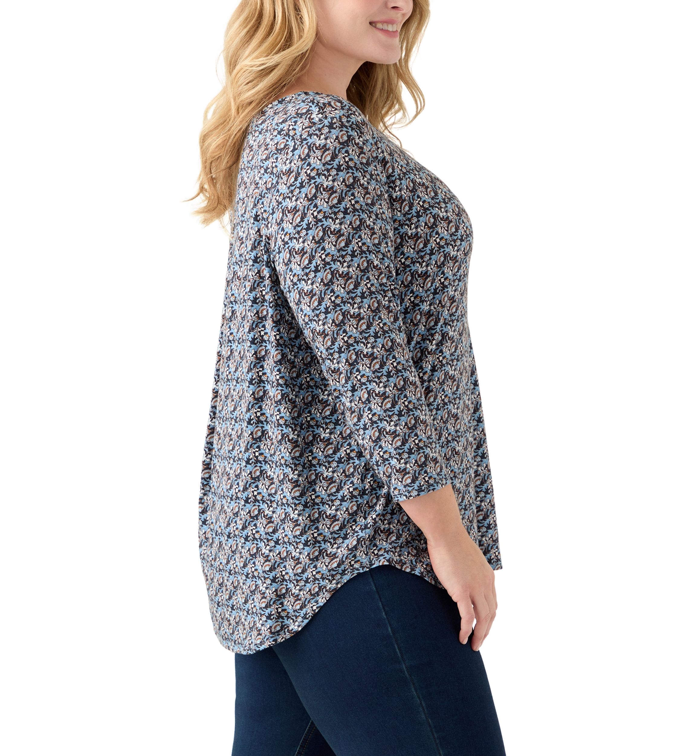 Plus Size Three-Quarter Sleeve Pleatback Tee
