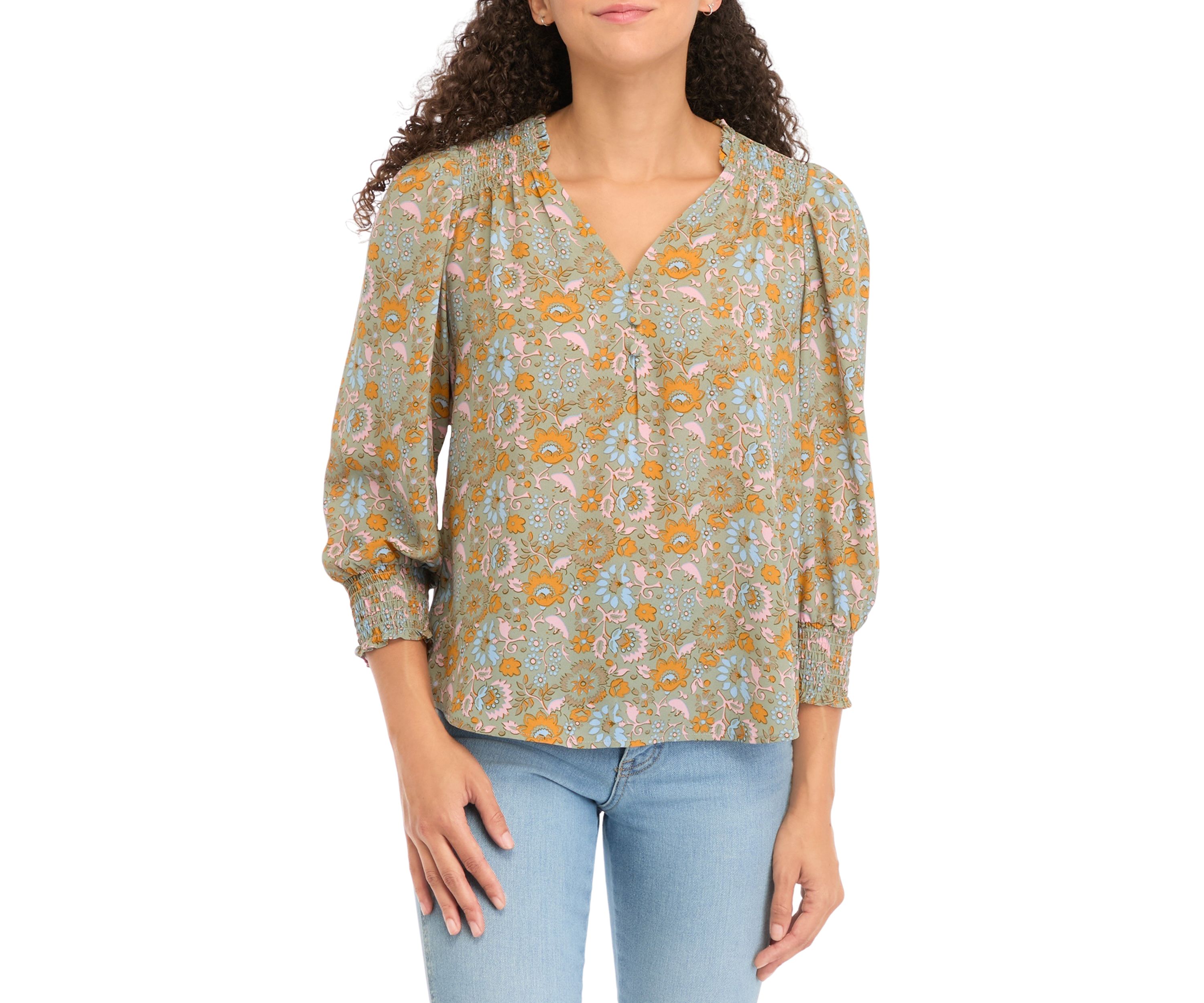 Petite 3/4 Puff Sleeve Woven Printed V-Neck Blouse