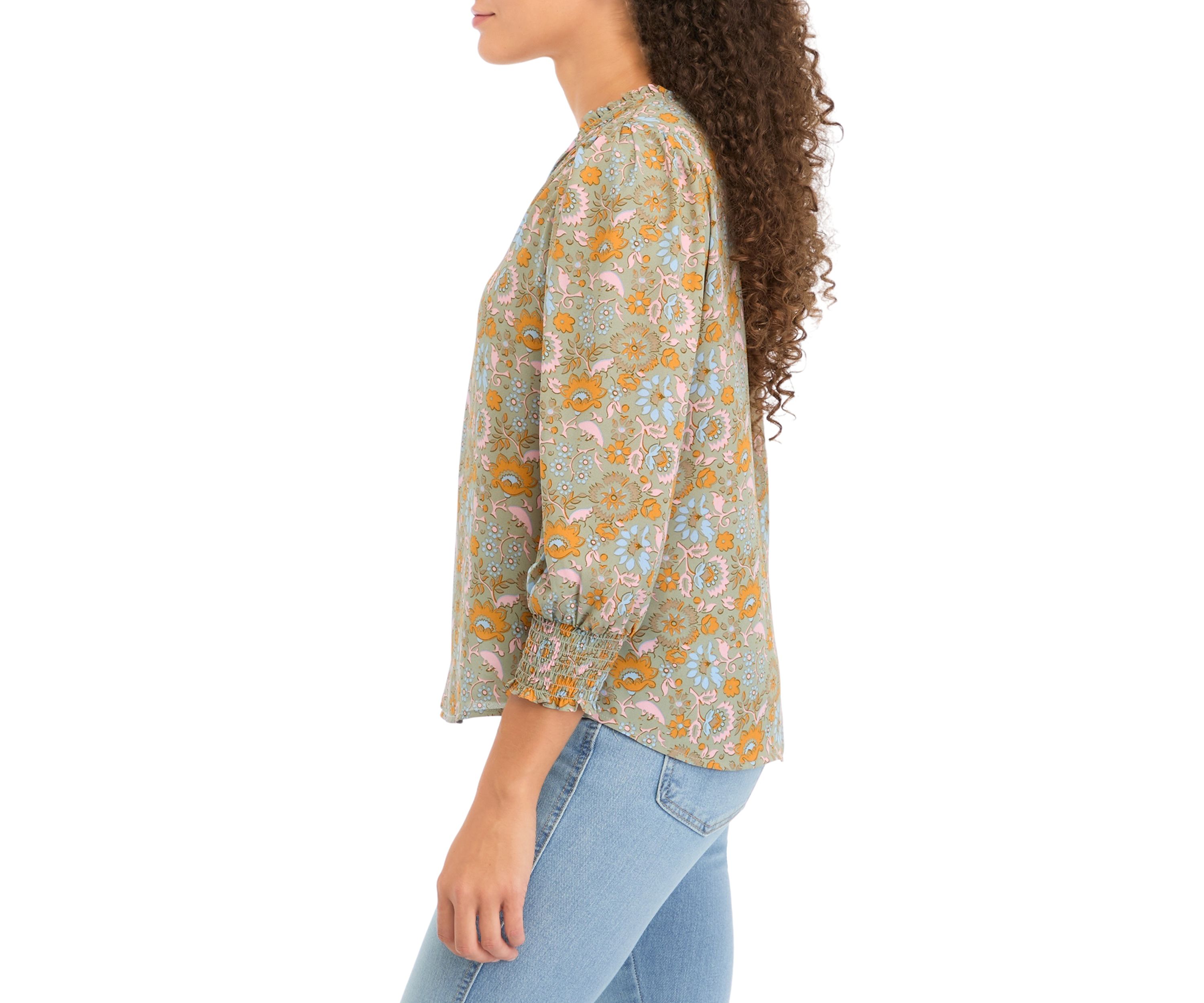 Petite 3/4 Puff Sleeve Woven Printed V-Neck Blouse