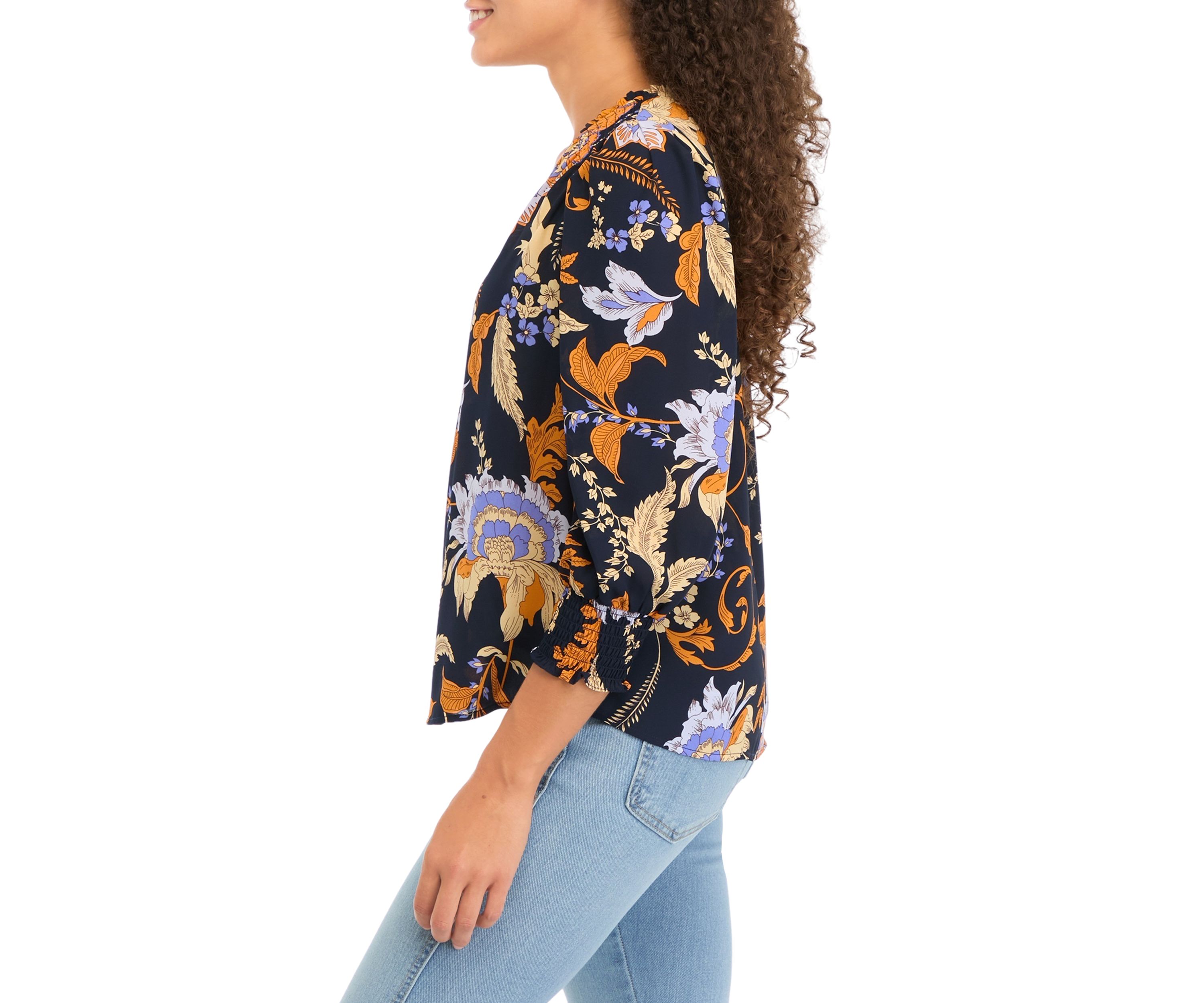 Petite 3/4 Puff Sleeve Woven Printed V-Neck Blouse