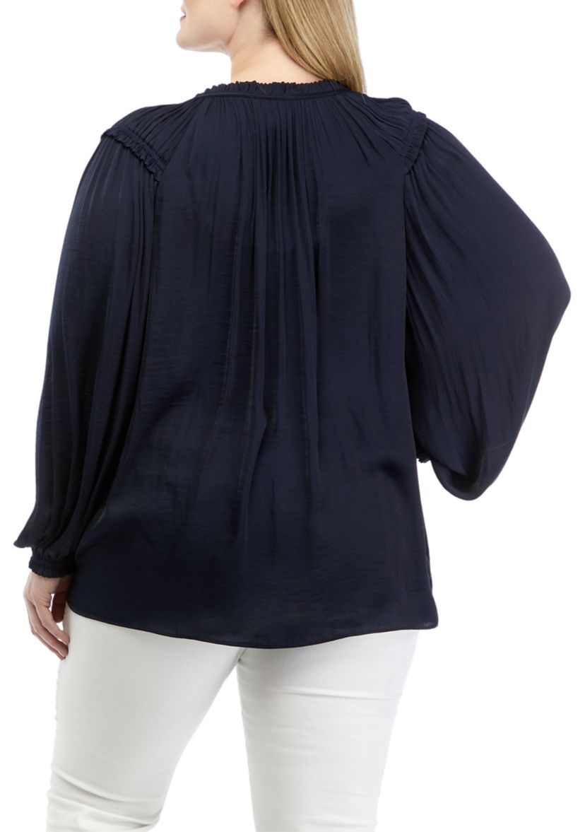 Plus Size Airflow Blouse