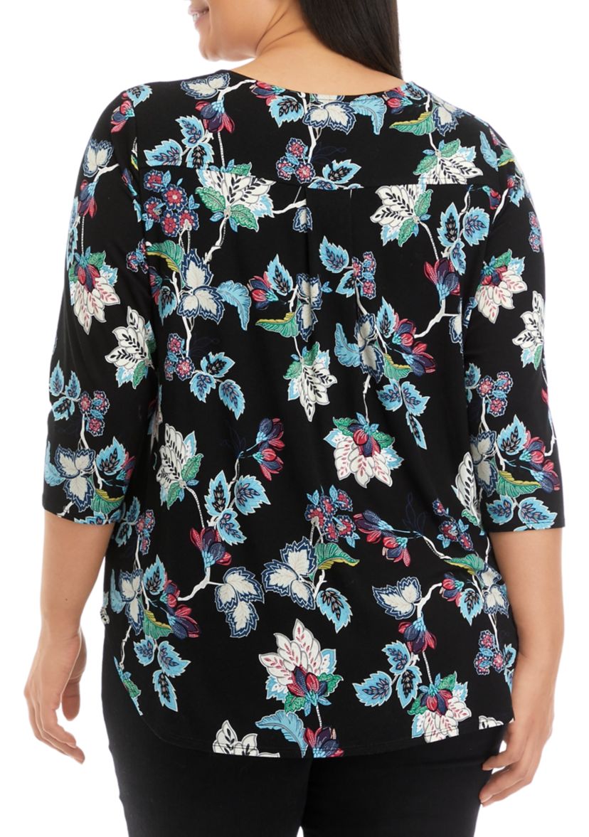 Plus Size 3/4 Sleeve Pleat Back Knit Top