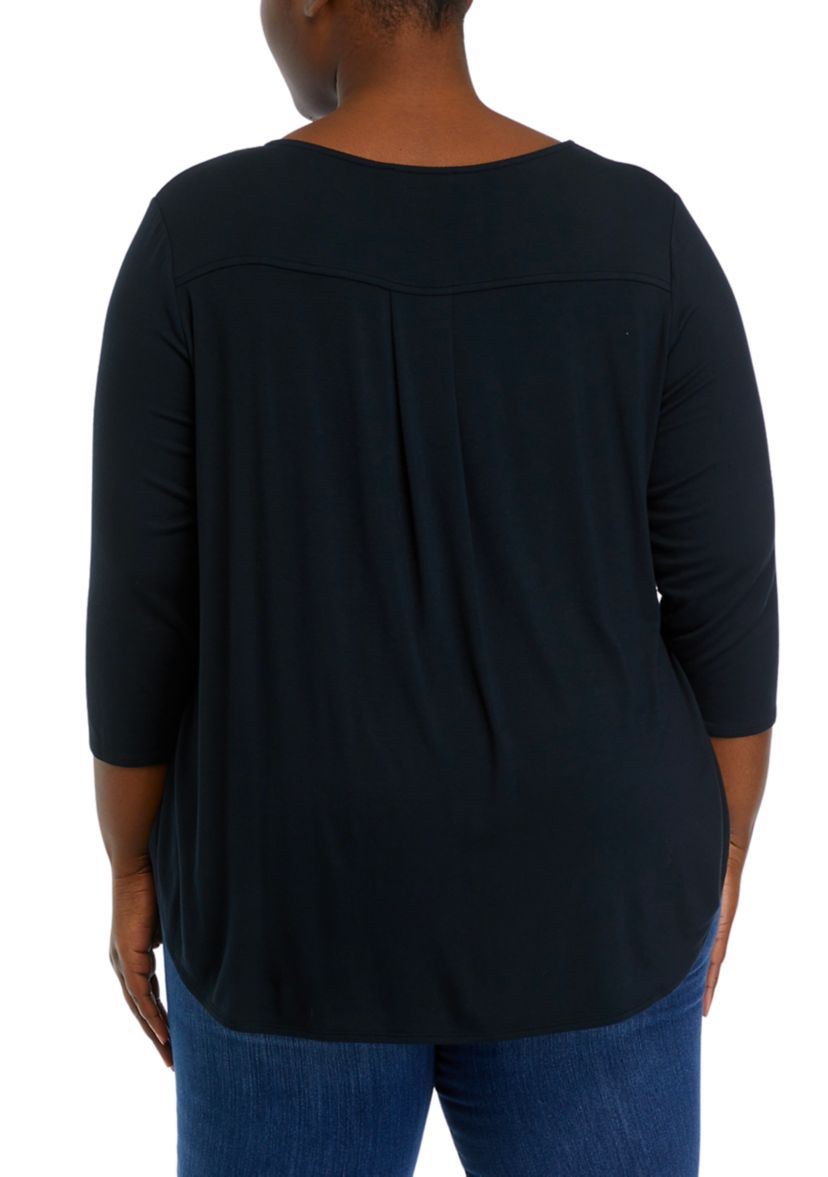 Plus Size 3/4 Sleeve Pleat Back Knit Top