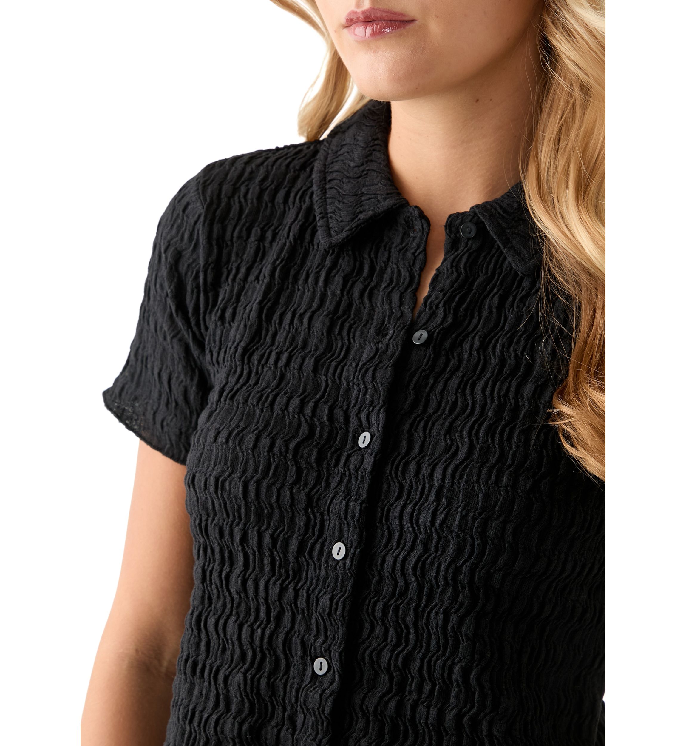 Womens Short Sleeve Collared Knit Textured Shirt