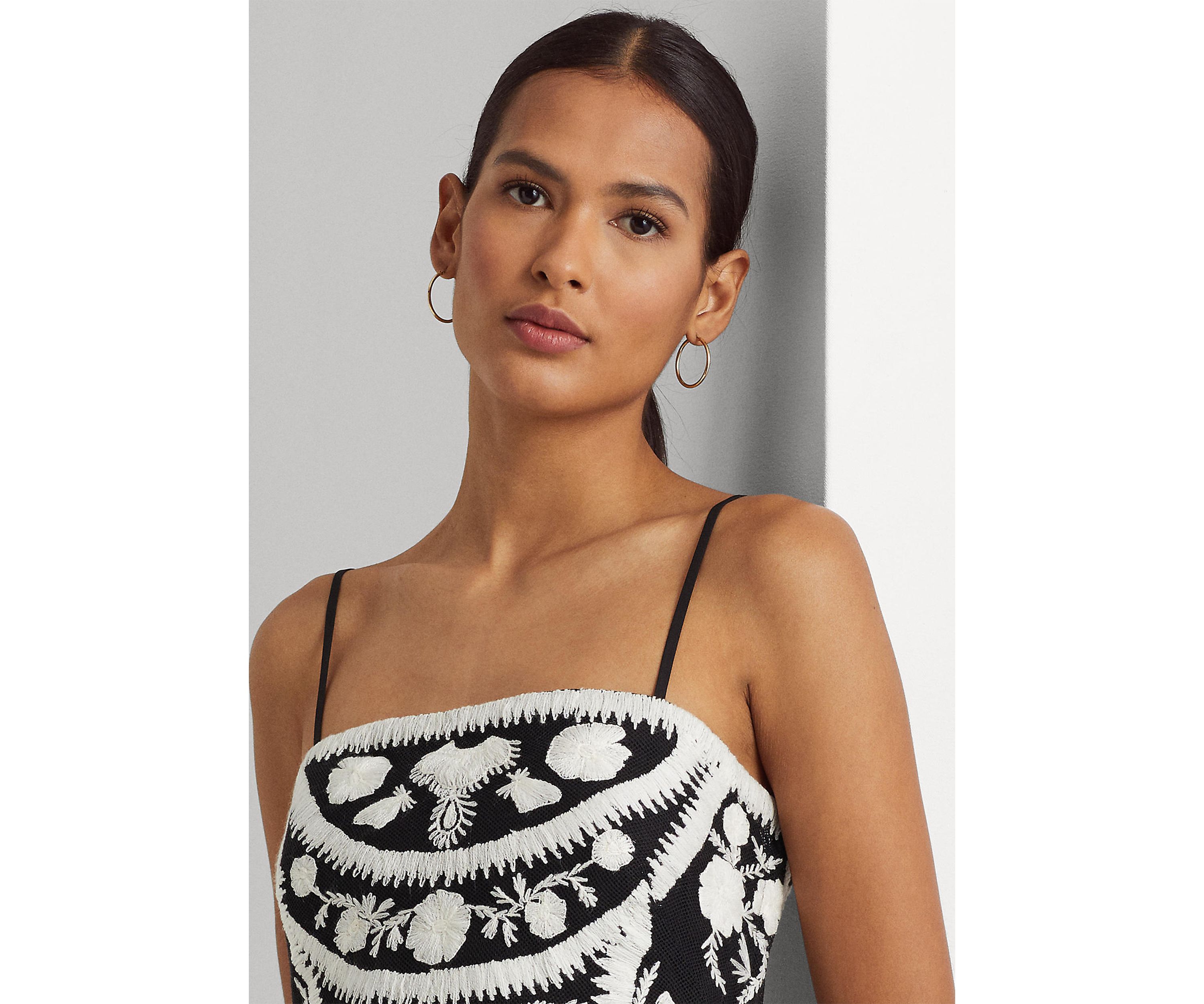 Embroidered Cropped Sleeveless Blouse