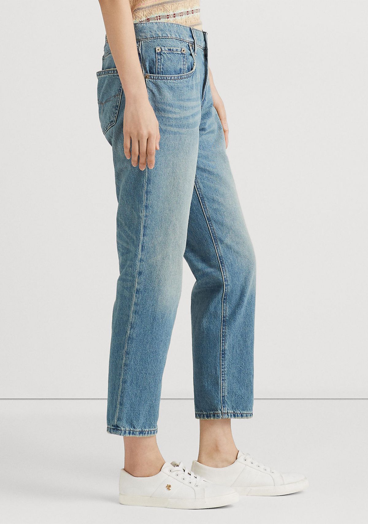 Relaxed Tapered Ankle Jeans 